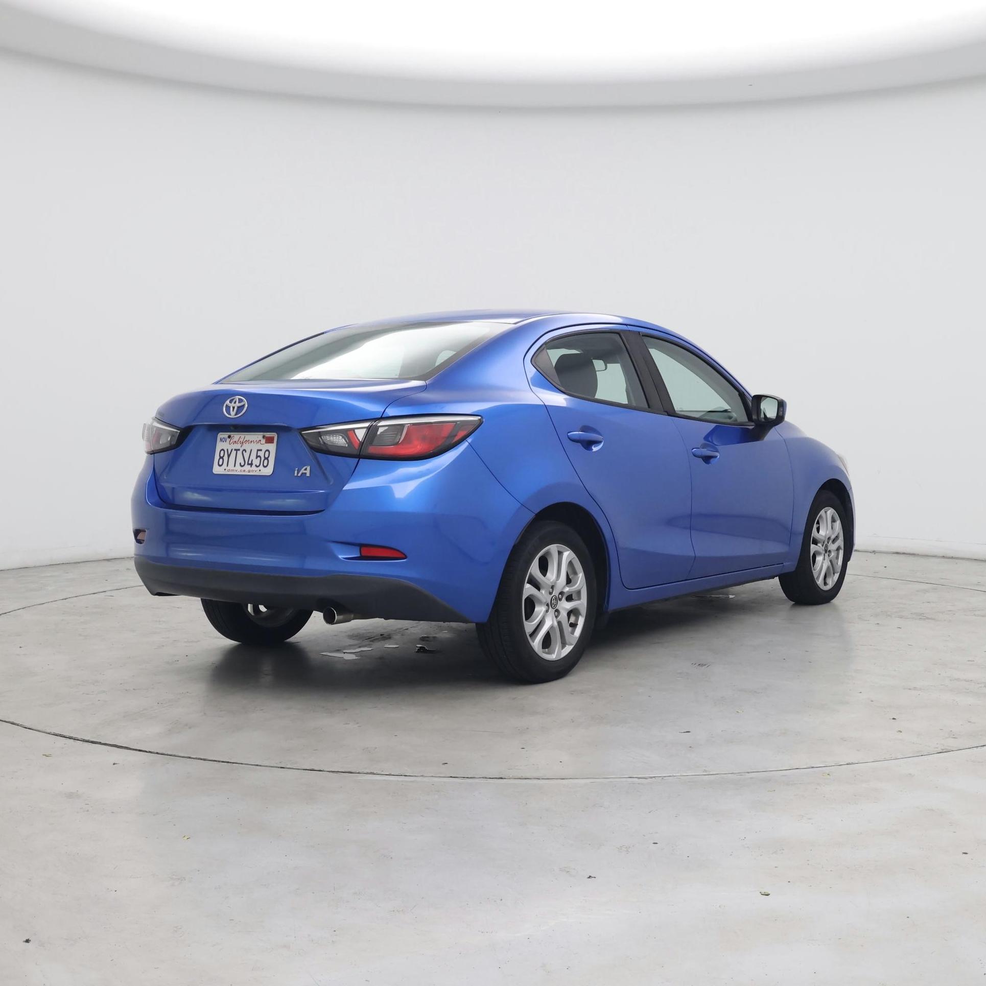 Thumbnail: 2017 Toyota Yaris iA - 8
