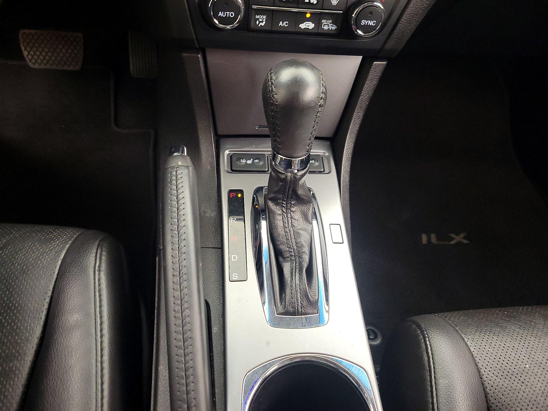 Thumbnail: 2015 Acura ILX - 17