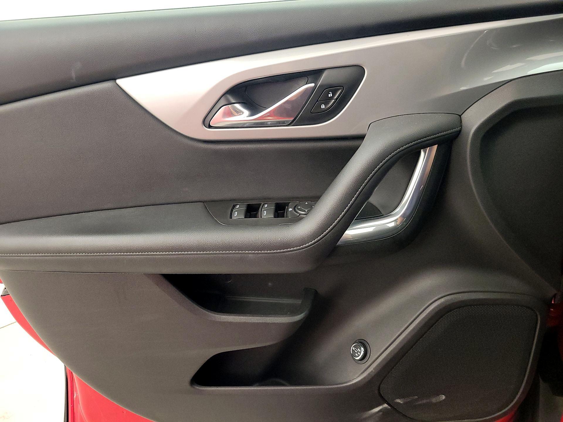 Thumbnail: 2019 Chevrolet Blazer - 12