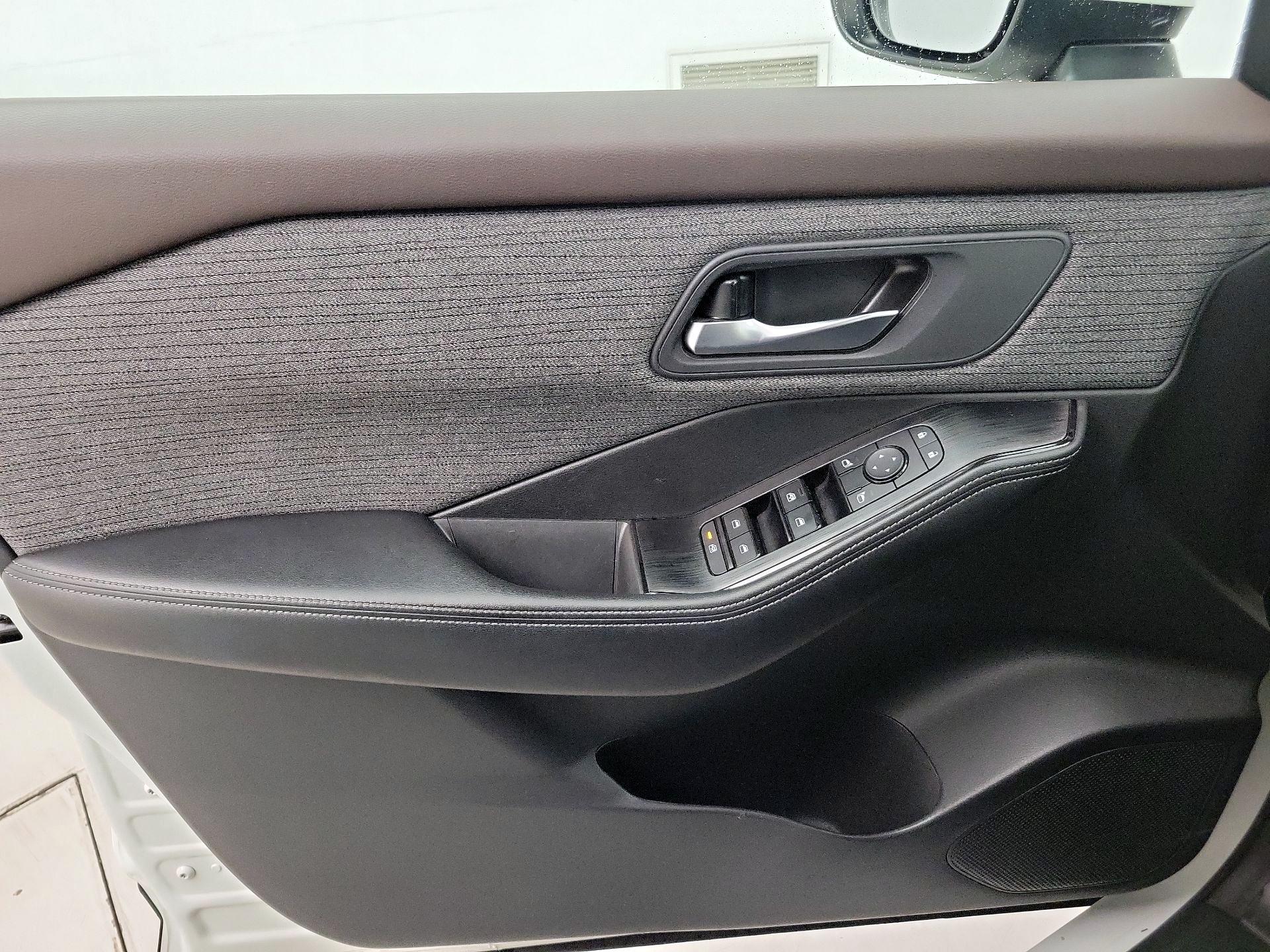 Thumbnail: 2023 Nissan Rogue - 12