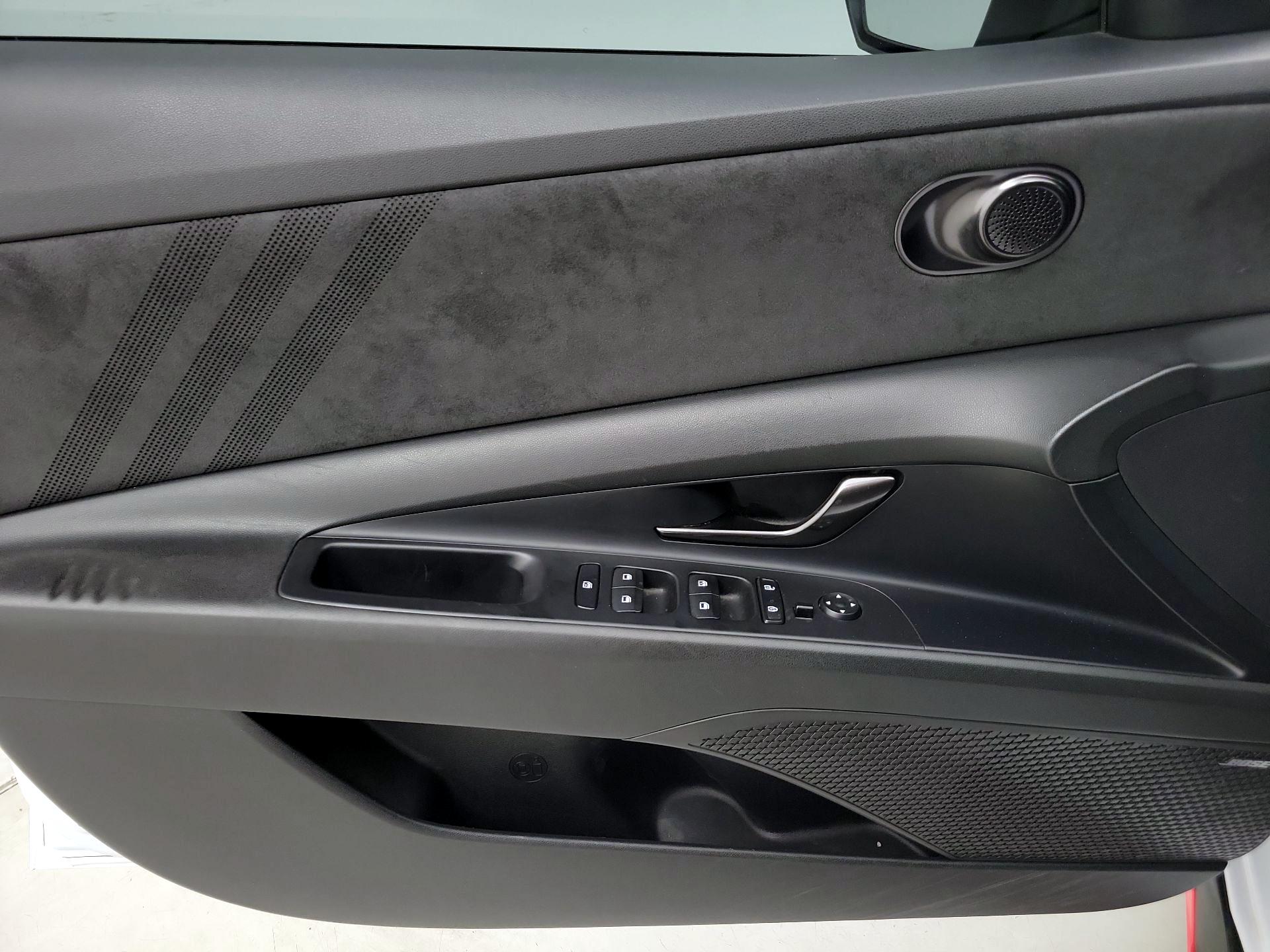 Thumbnail: 2022 Hyundai Elantra - 12
