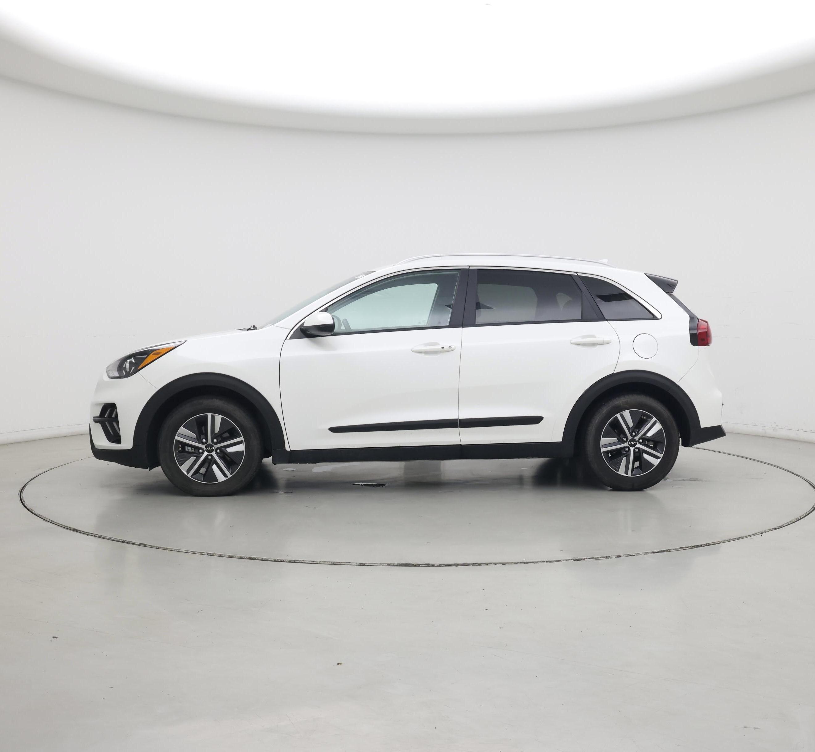 Thumbnail: 2022 Kia Niro - 3