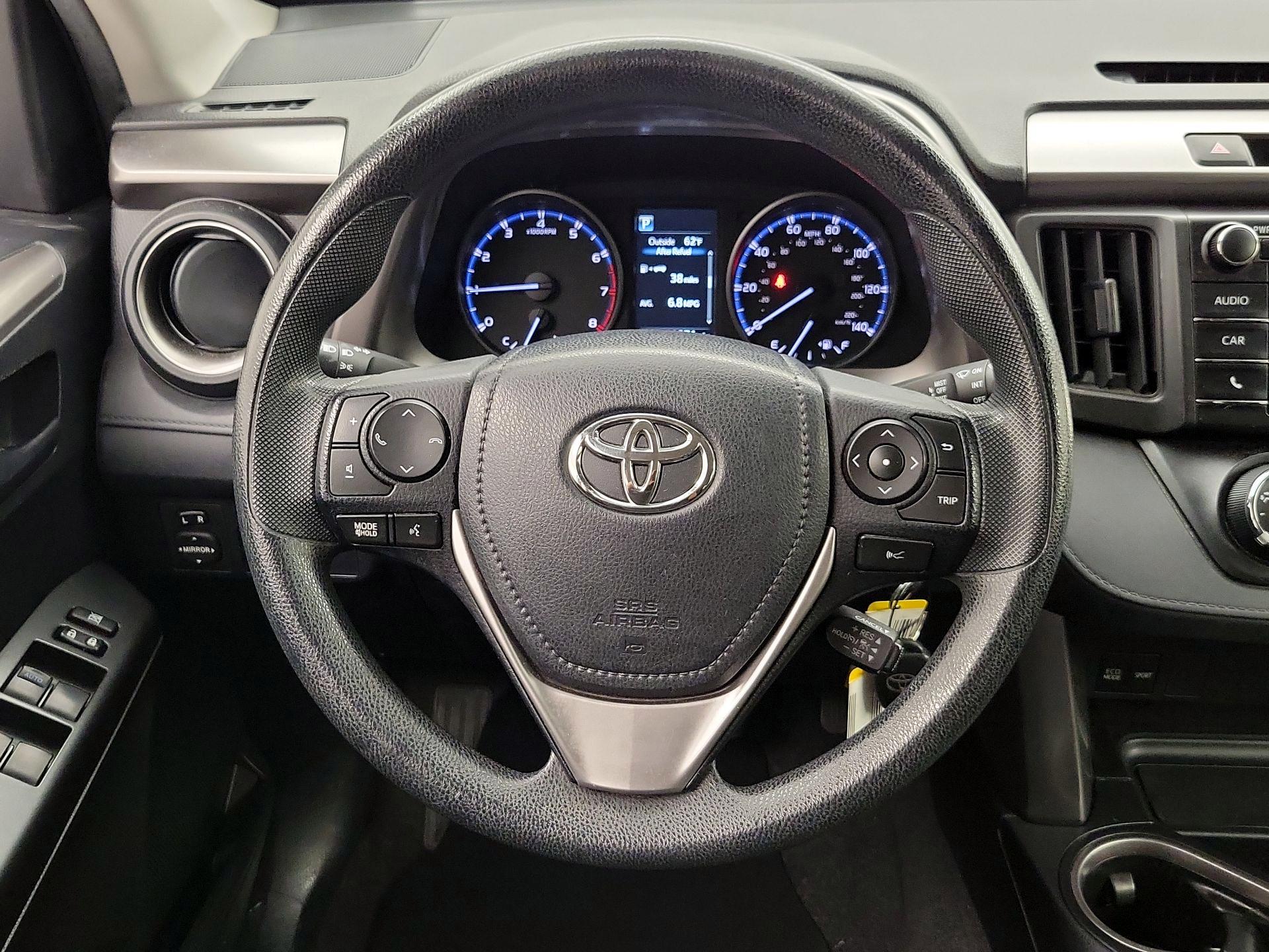 Thumbnail: 2017 Toyota RAV4 - 10