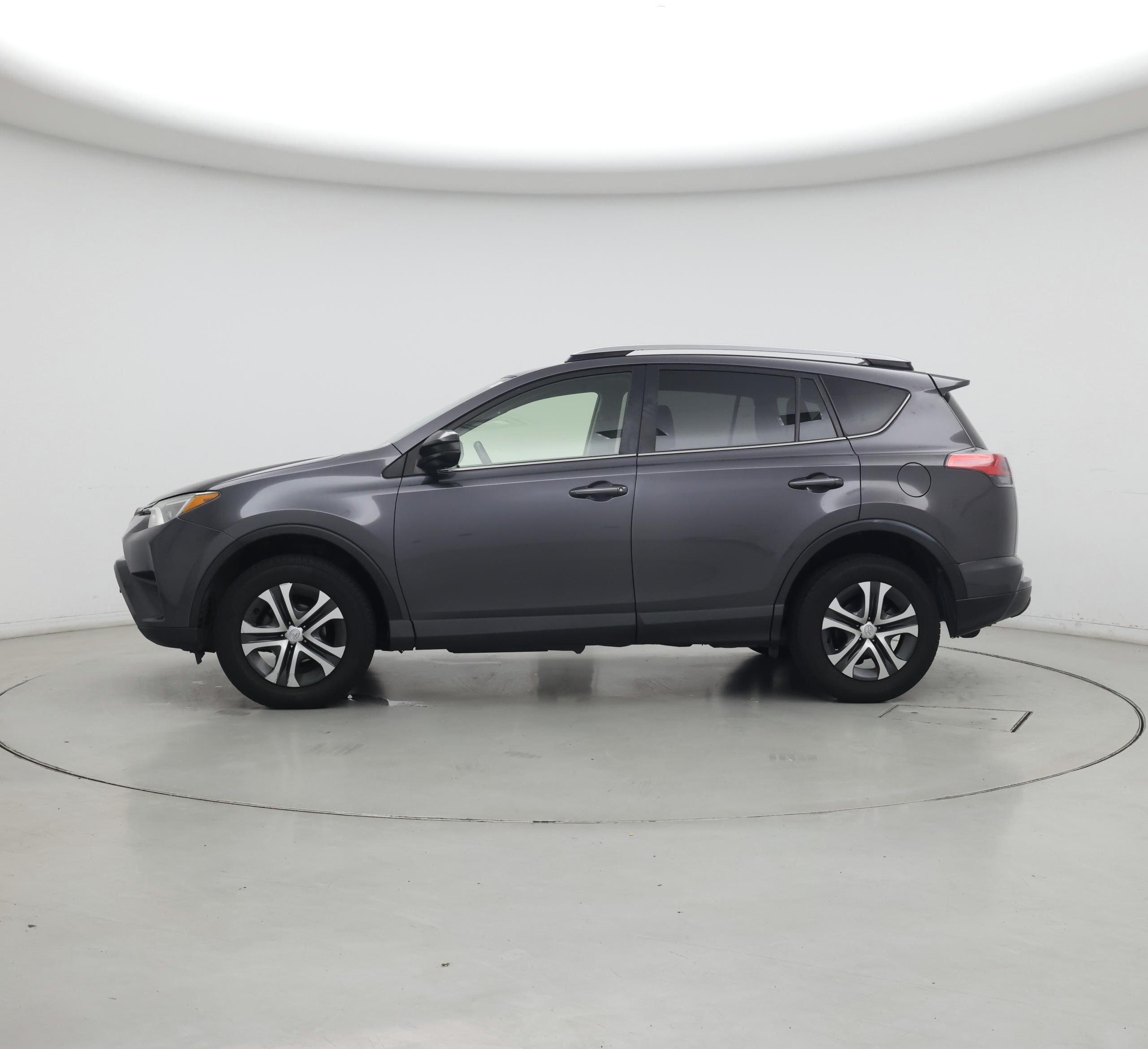 Thumbnail: 2017 Toyota RAV4 - 3