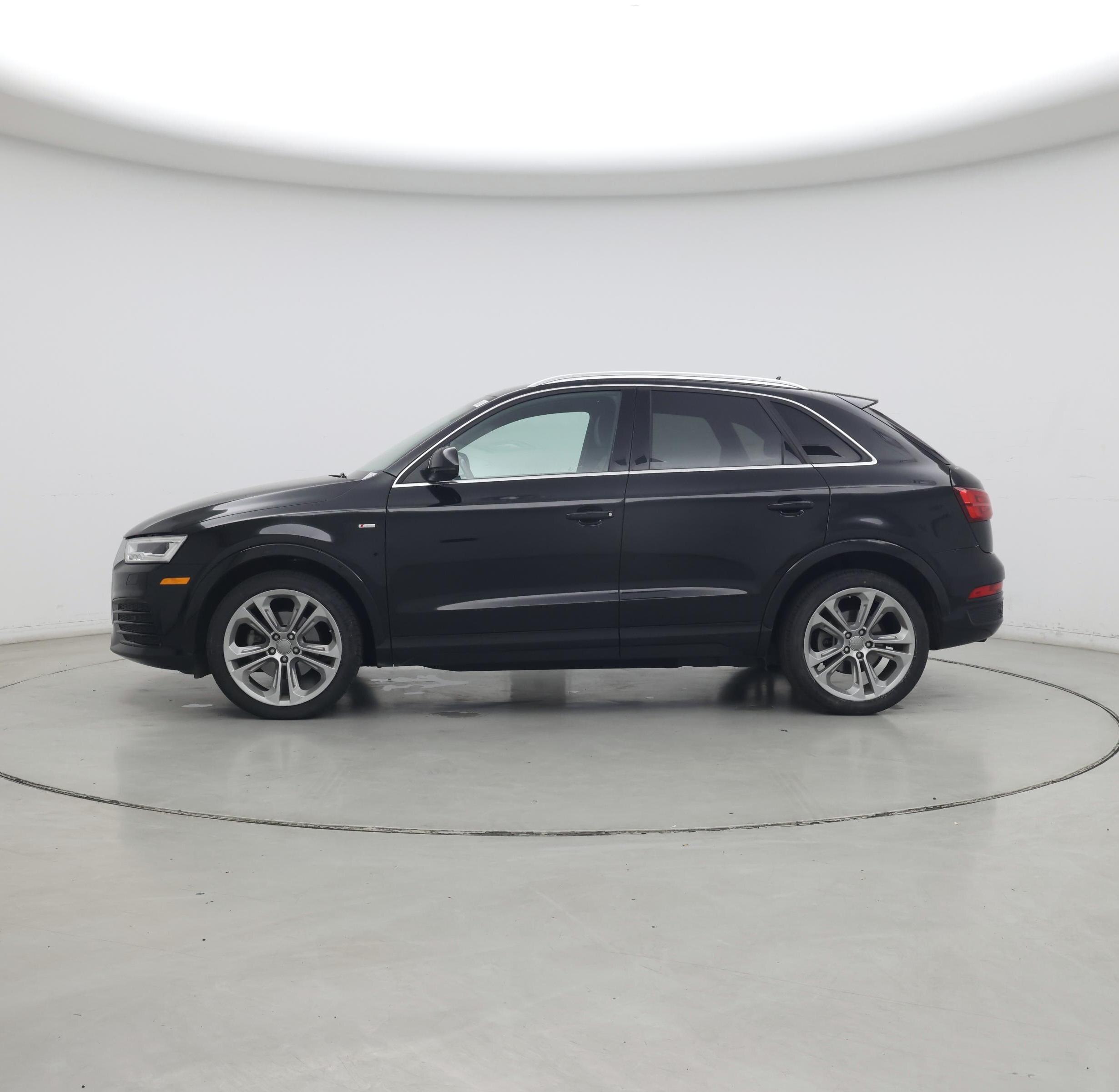 Thumbnail: 2017 Audi Q3 - 3