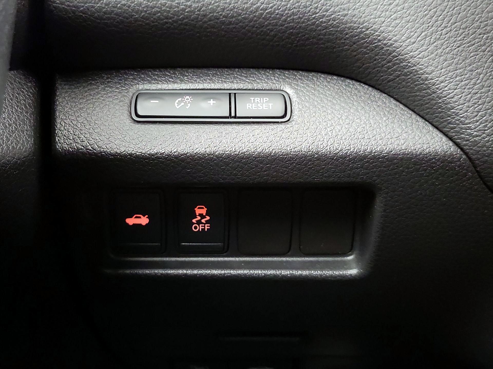 Thumbnail: 2016 Nissan Altima - 13