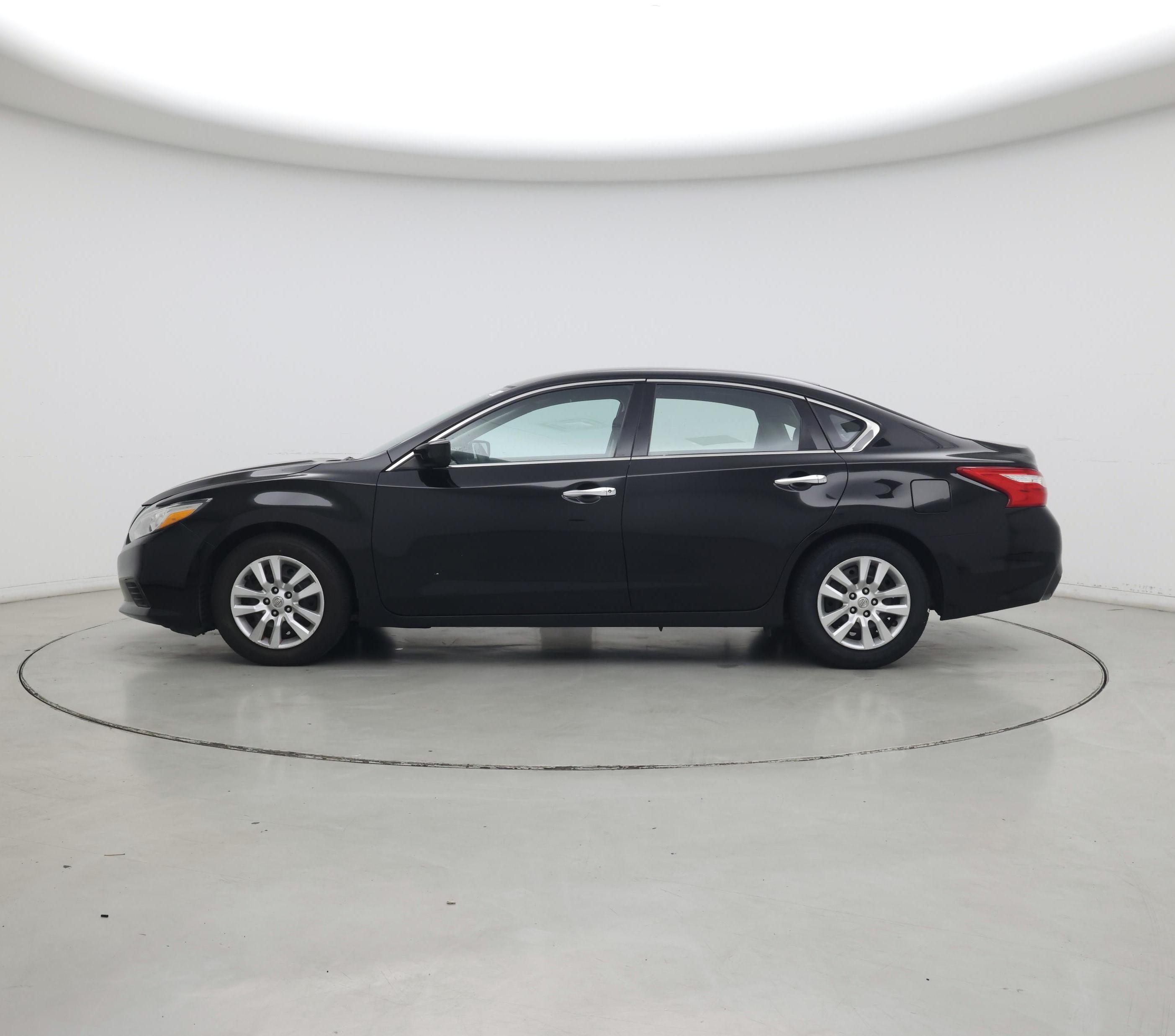 Thumbnail: 2016 Nissan Altima - 3