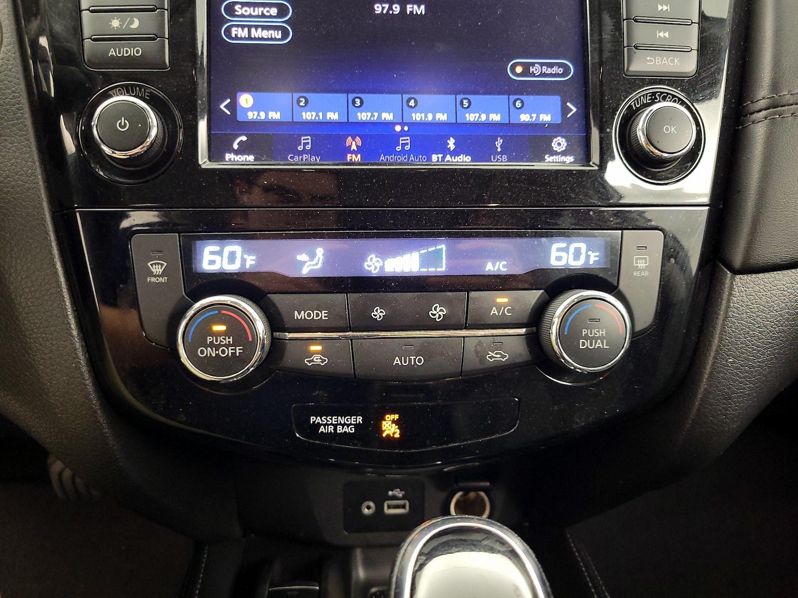 2018 Nissan Rogue SL - Photo 18
