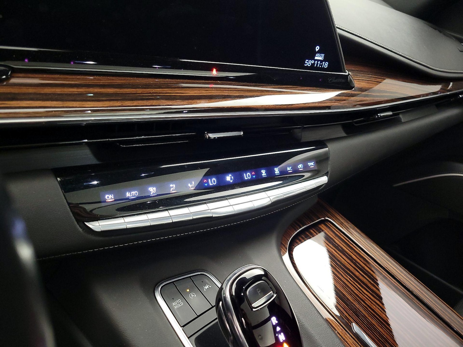 2022 Cadillac Escalade Premium Luxury - Photo 18