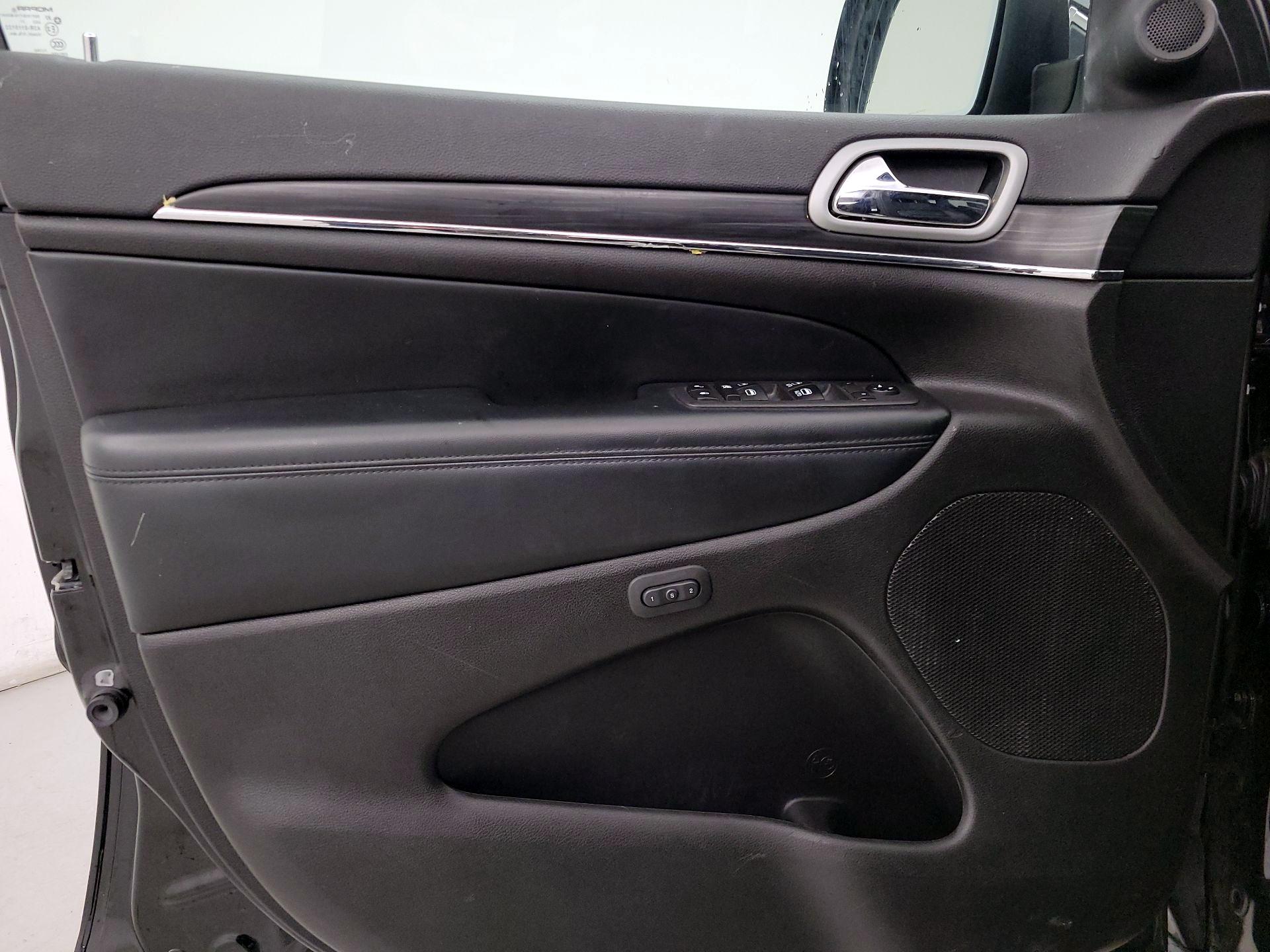 Thumbnail: 2021 Jeep Grand Cherokee - 12