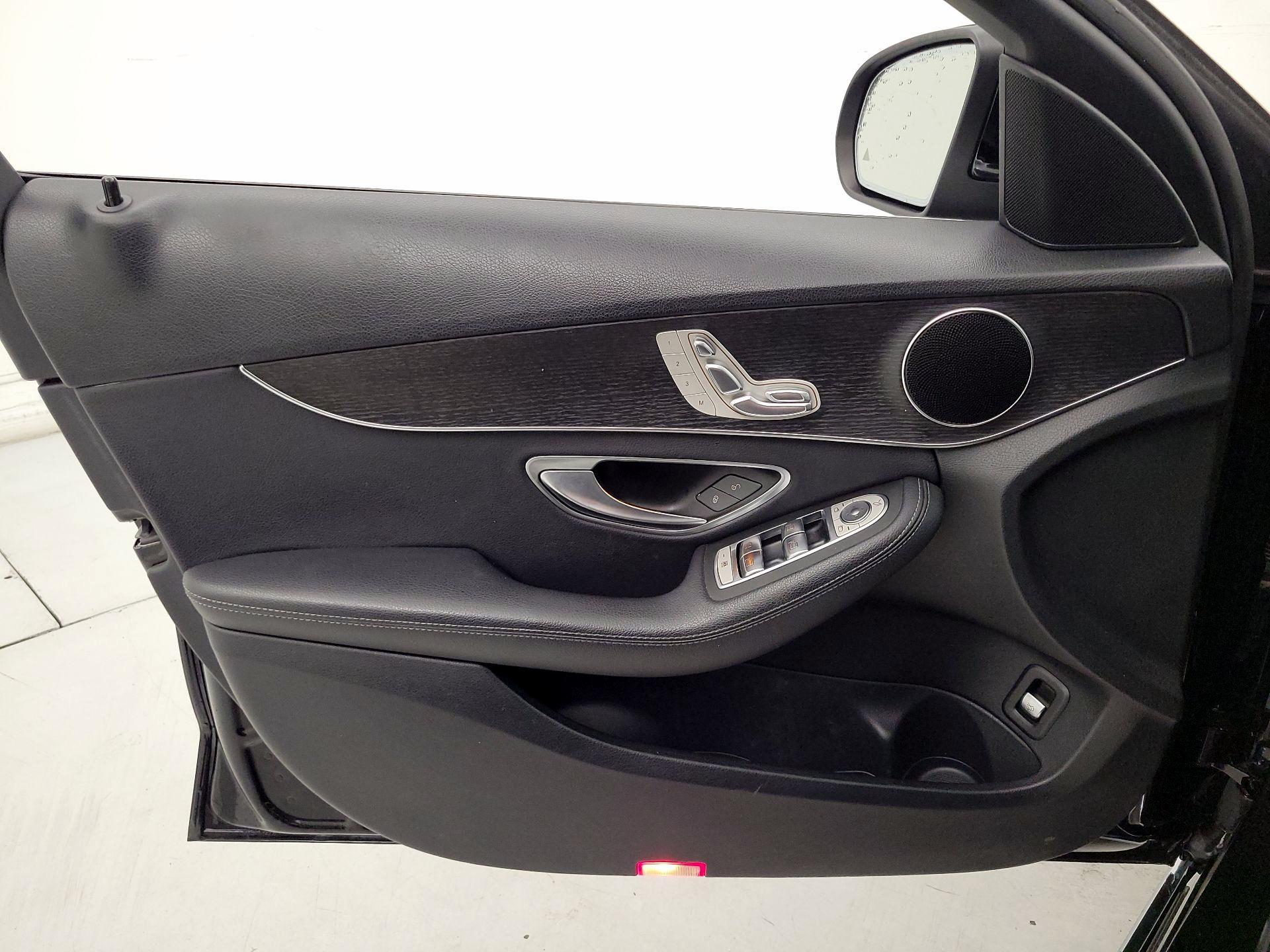 Thumbnail: 2020 Mercedes-Benz C-Class - 12