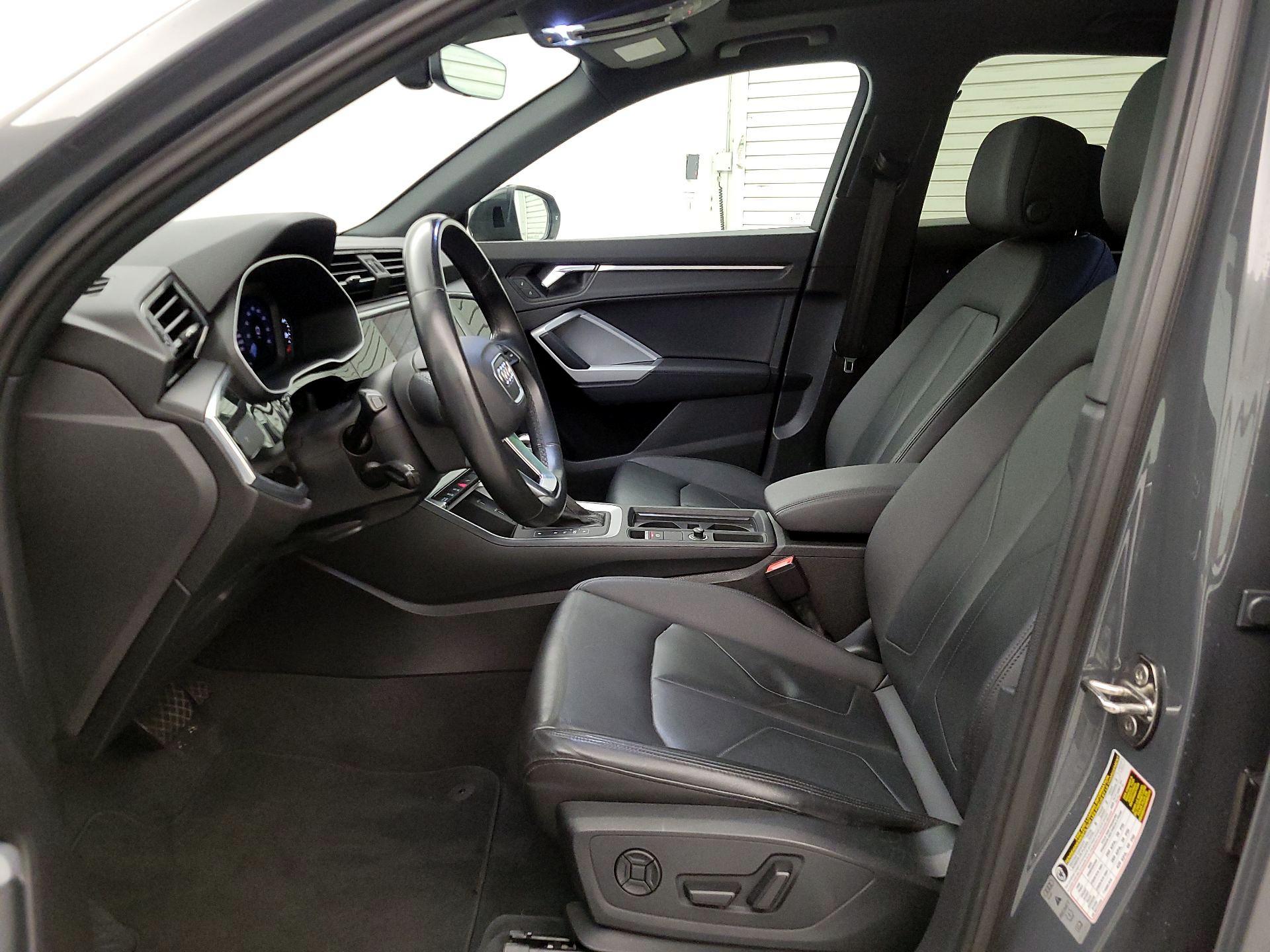 Thumbnail: 2021 Audi Q3 - 11