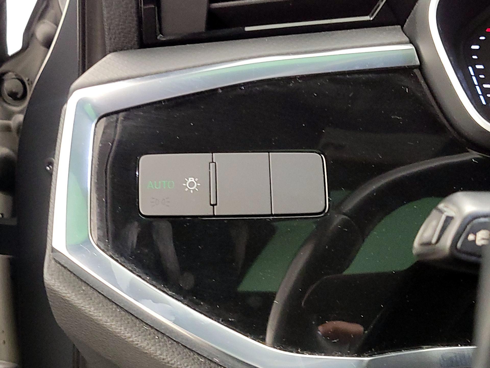 Thumbnail: 2021 Audi Q3 - 13