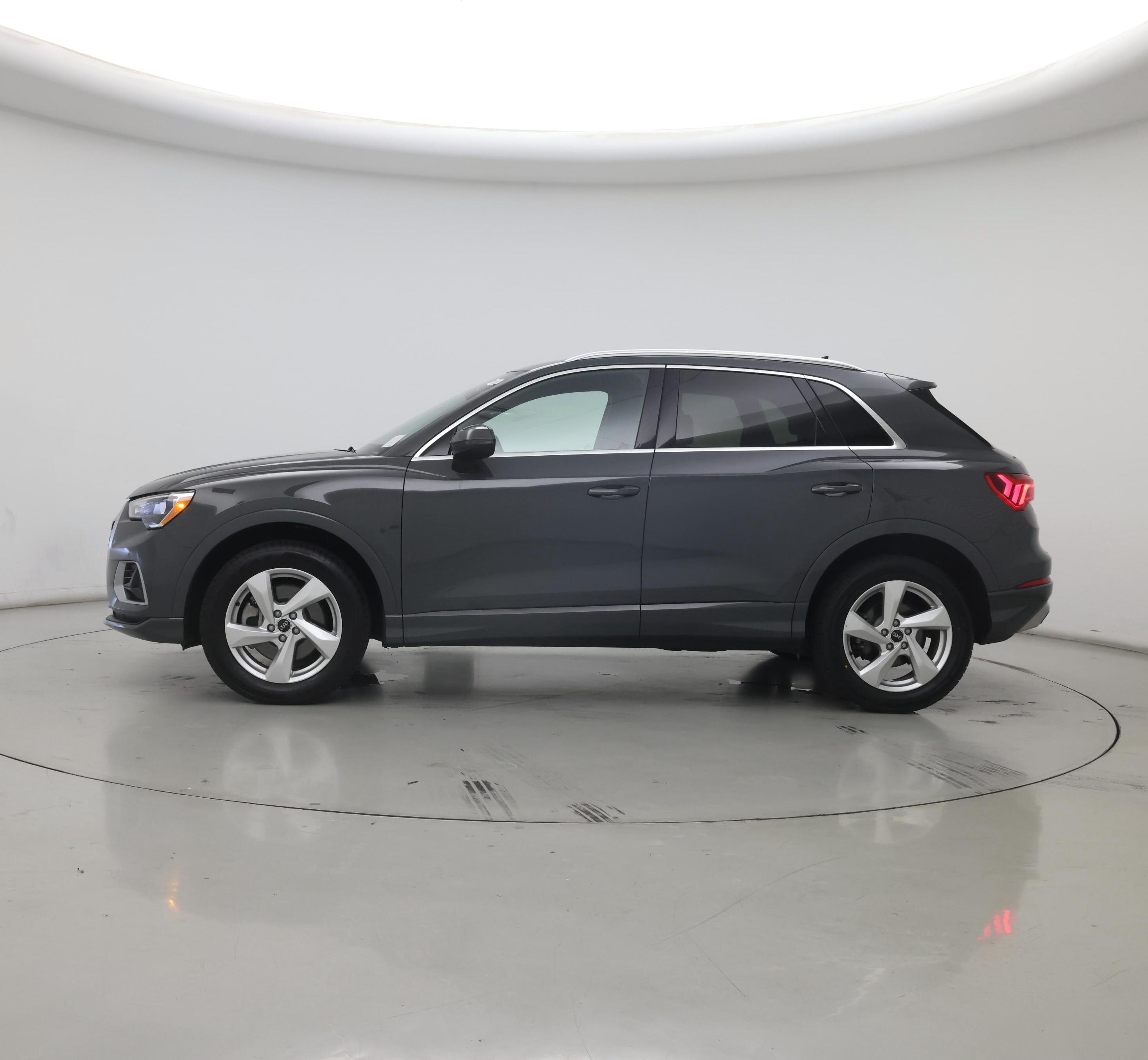 Thumbnail: 2021 Audi Q3 - 3