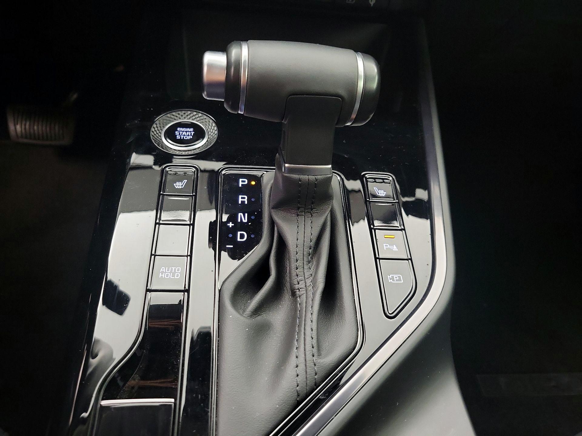 Thumbnail: 2023 Kia Niro - 18
