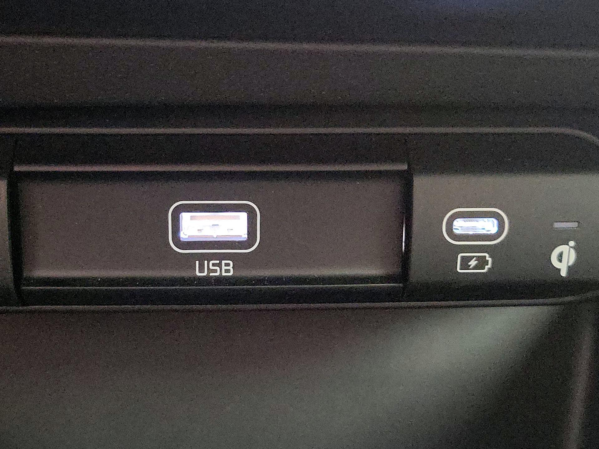 Thumbnail: 2023 Kia Niro - 19
