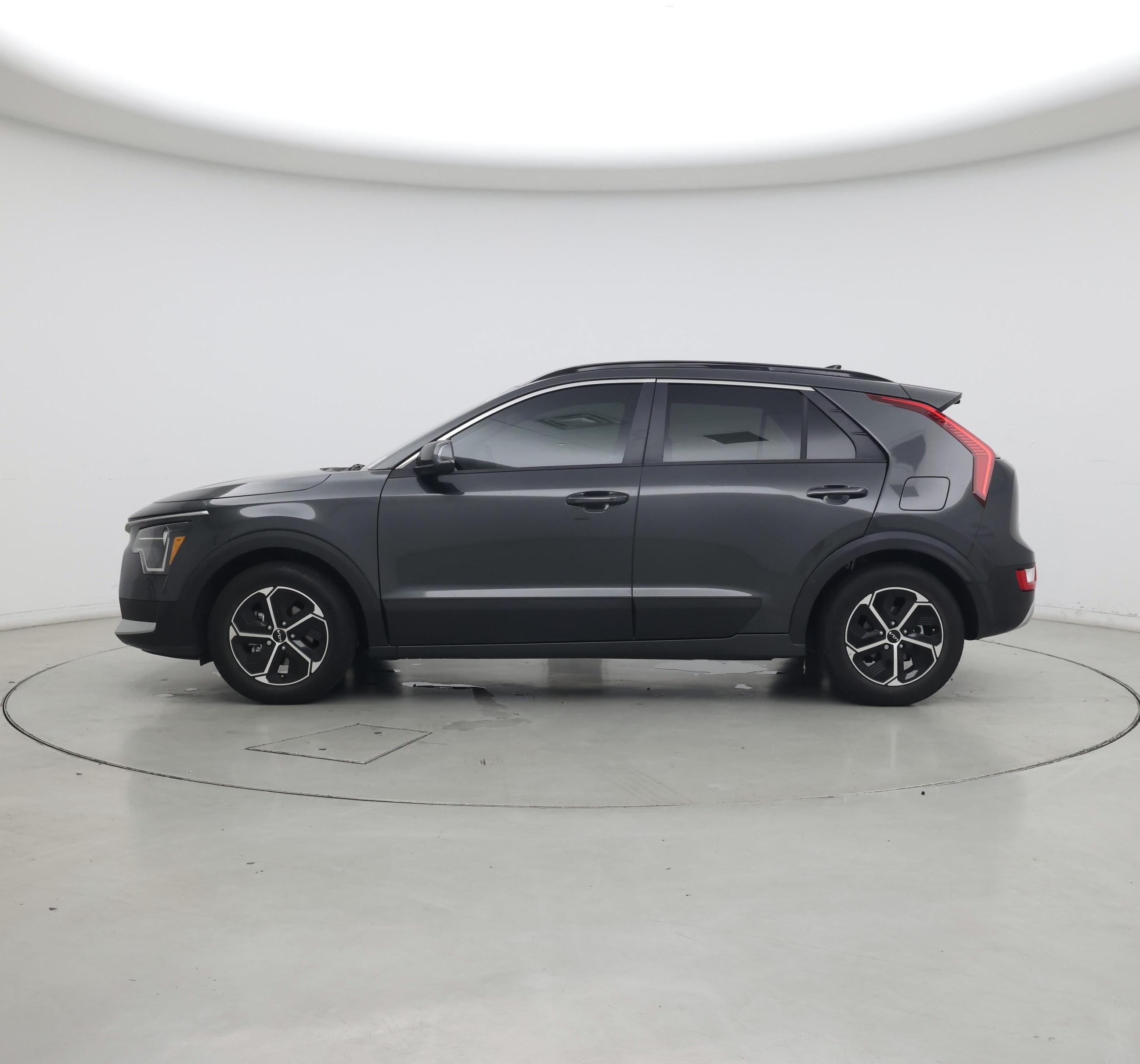 Thumbnail: 2023 Kia Niro - 3