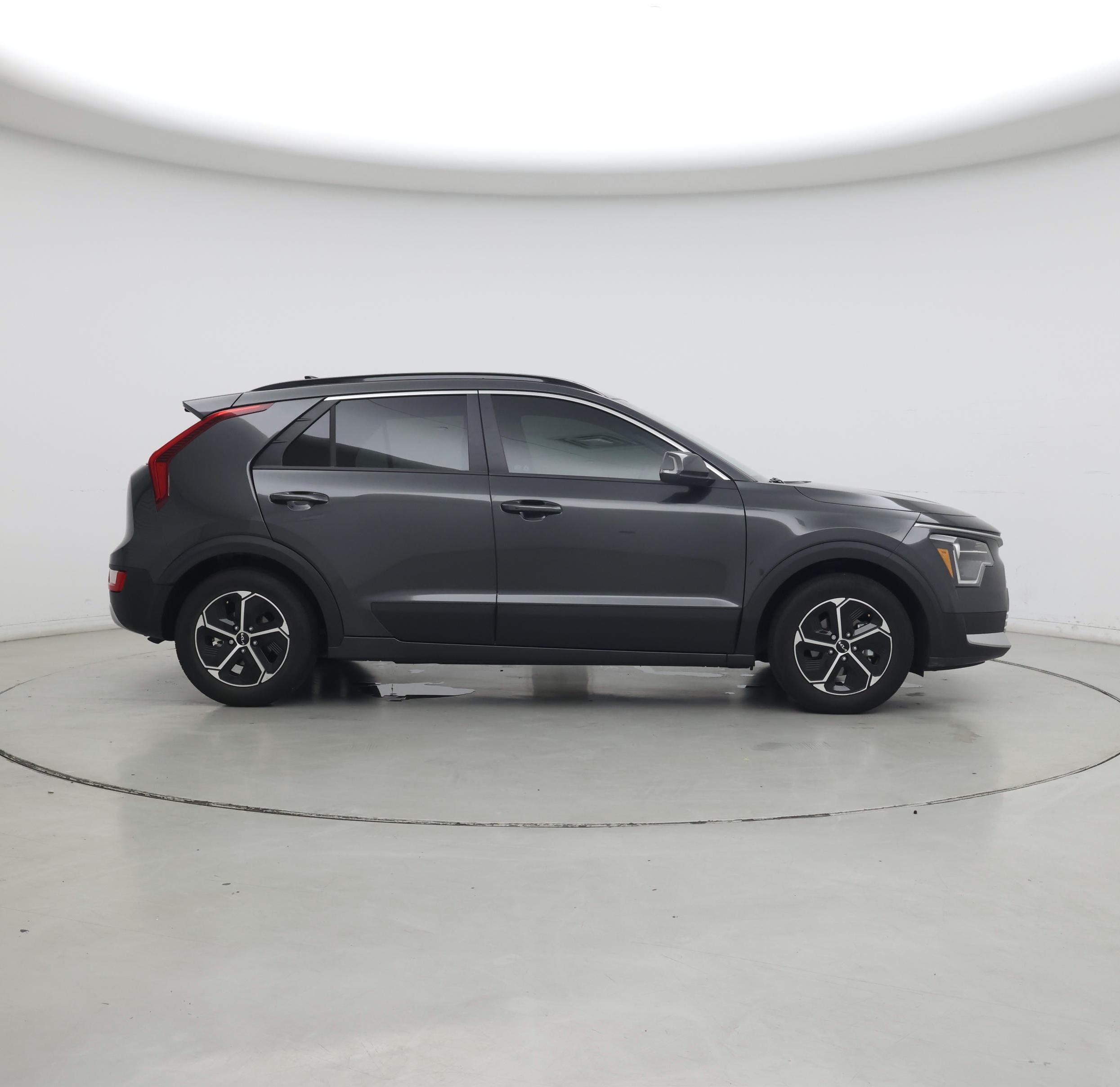 Thumbnail: 2023 Kia Niro - 7