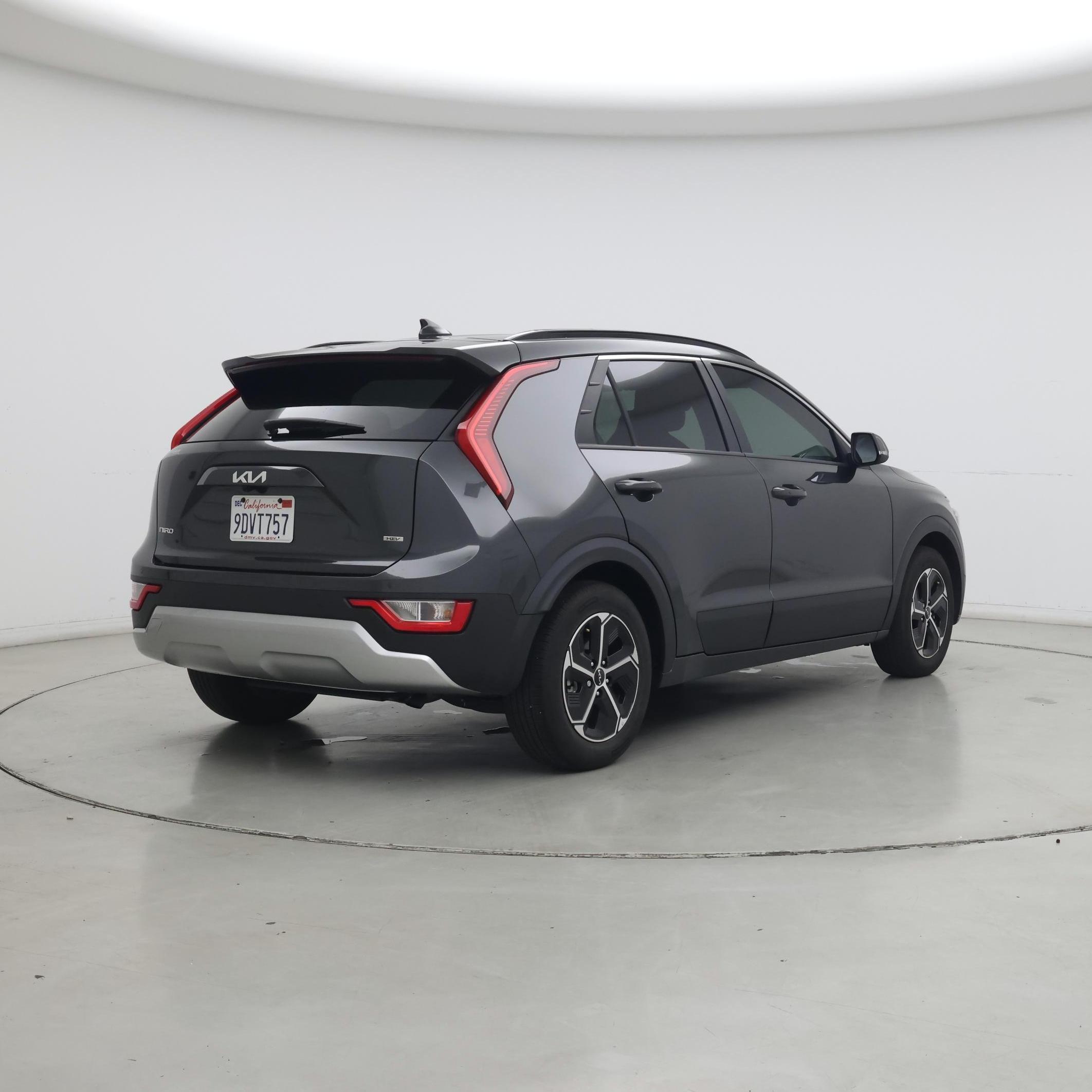 Thumbnail: 2023 Kia Niro - 8