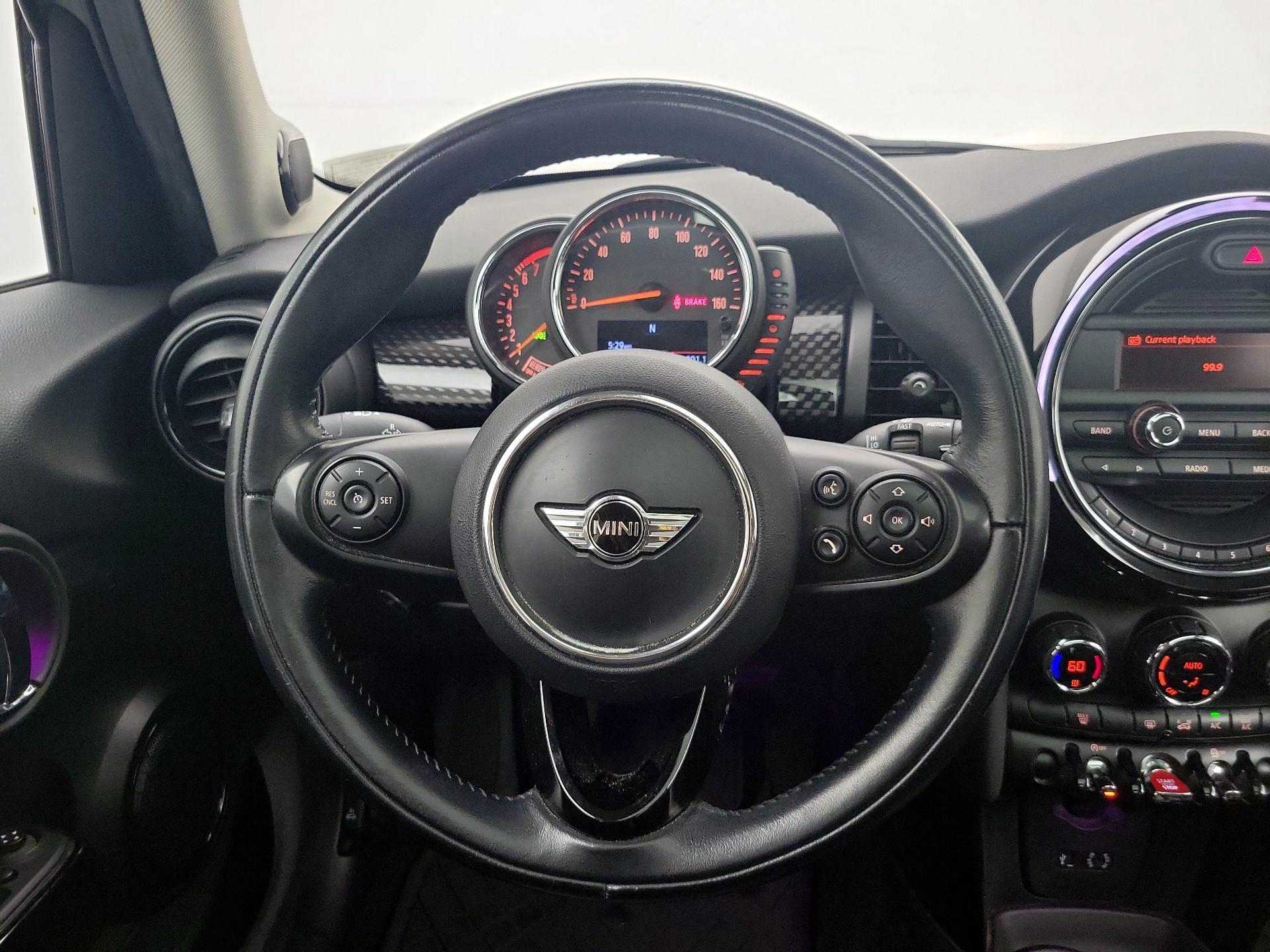 Thumbnail: 2016 MINI Cooper Hardtop - 10