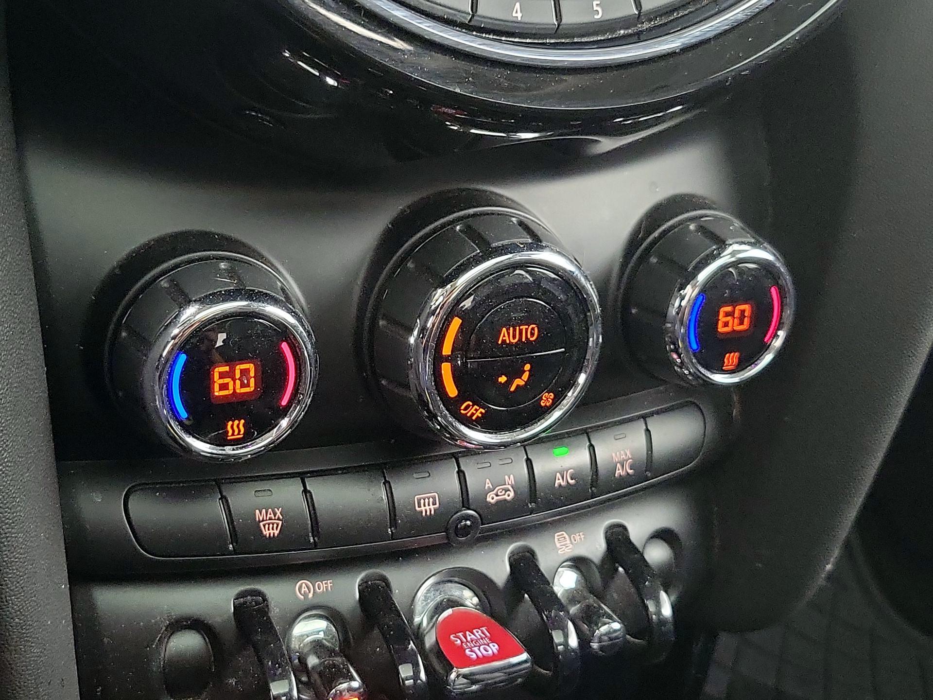 Thumbnail: 2016 MINI Cooper Hardtop - 15