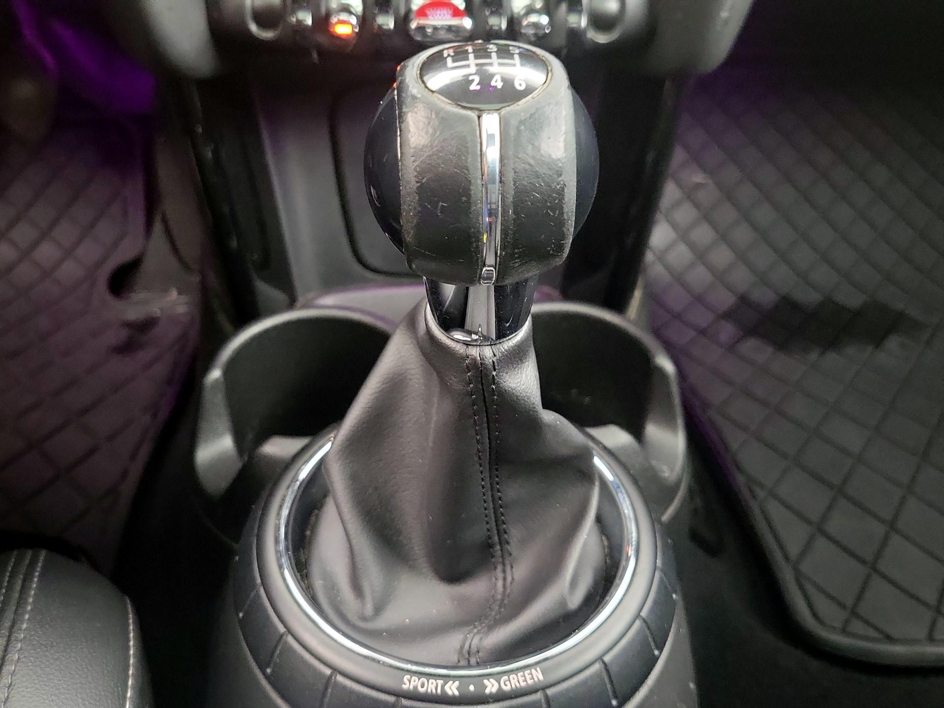 Thumbnail: 2016 MINI Cooper Hardtop - 16