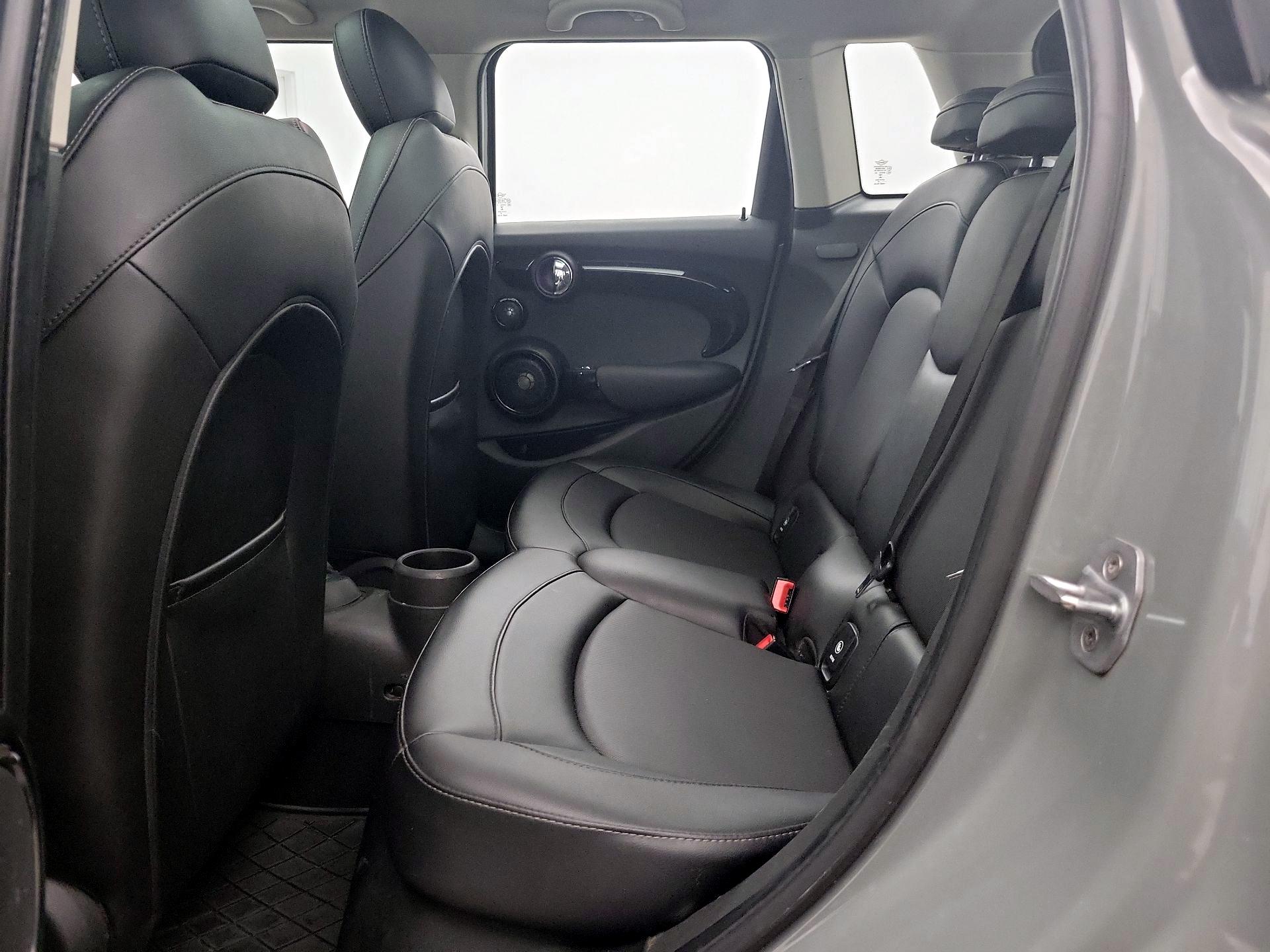 Thumbnail: 2016 MINI Cooper Hardtop - 19