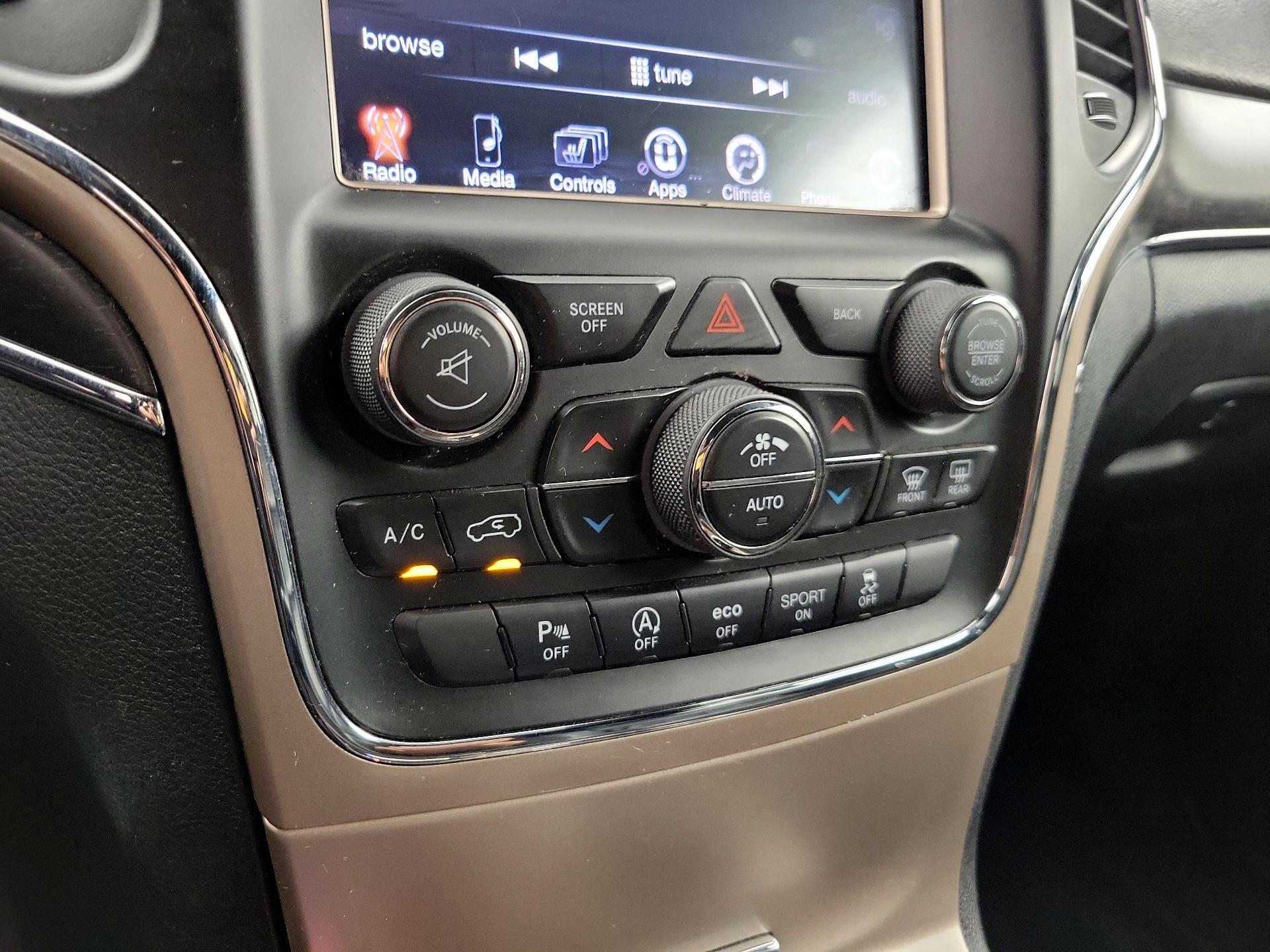 Thumbnail: 2016 Jeep Grand Cherokee - 17