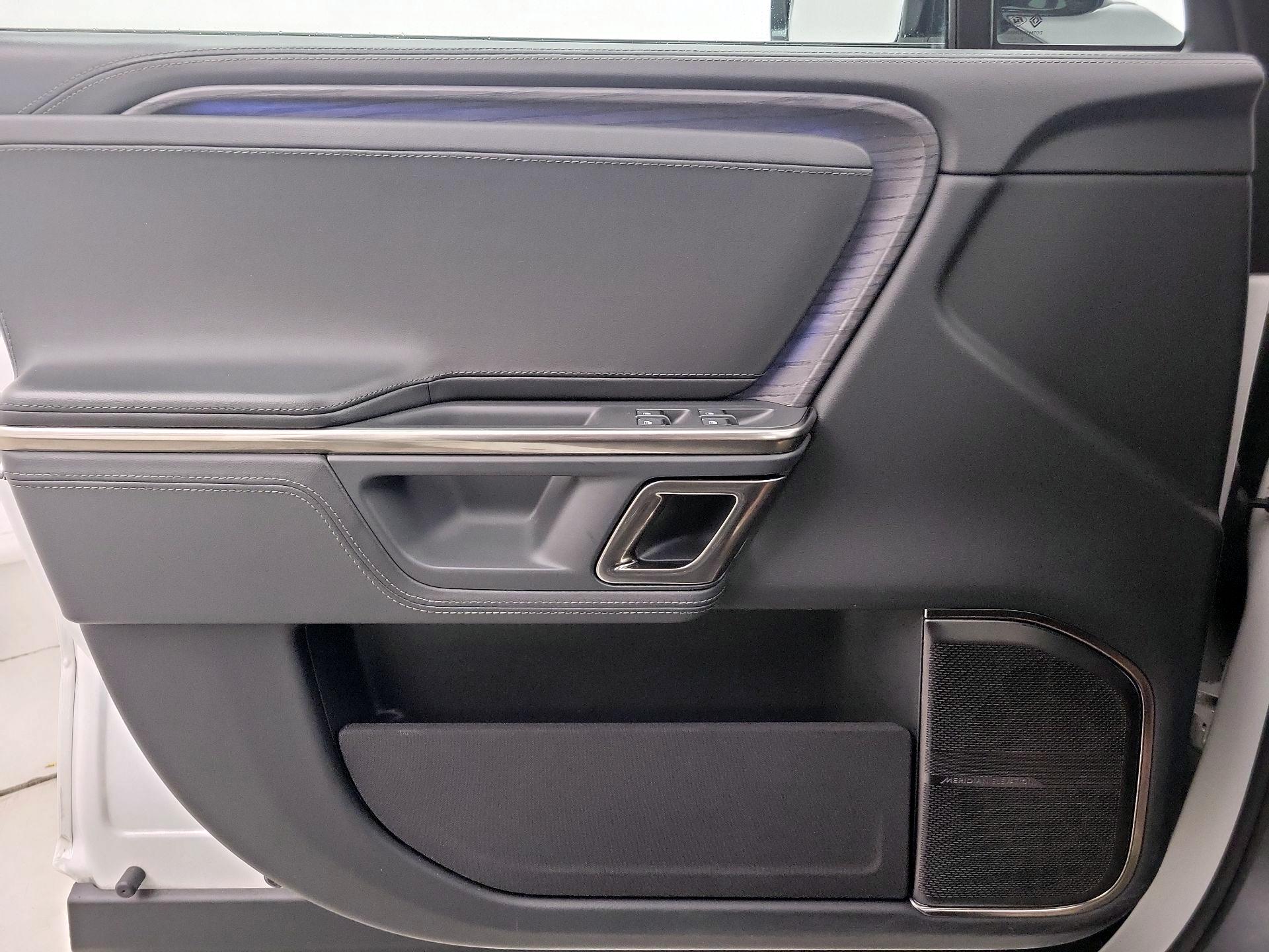 Thumbnail: 2023 Rivian R1S - 12