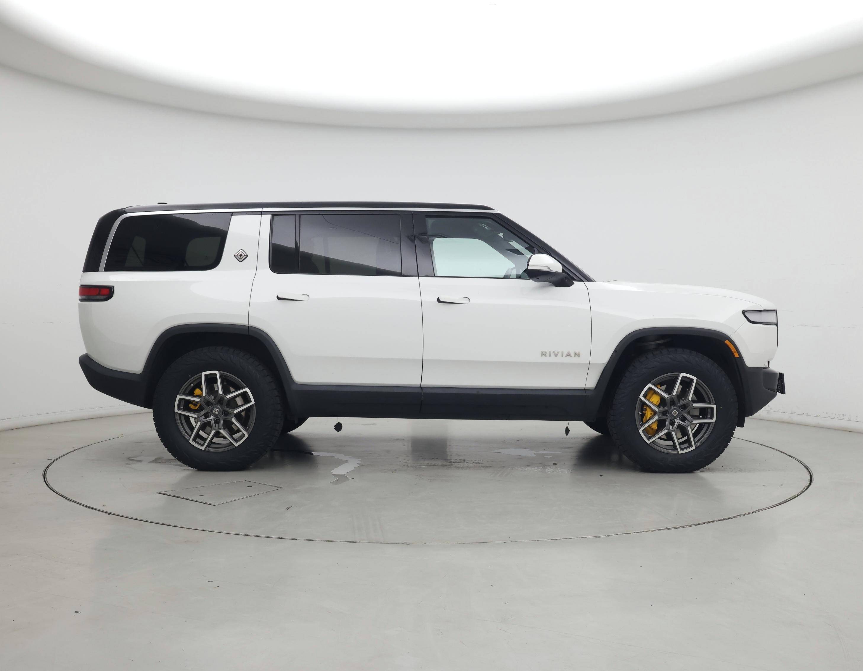 Thumbnail: 2023 Rivian R1S - 7