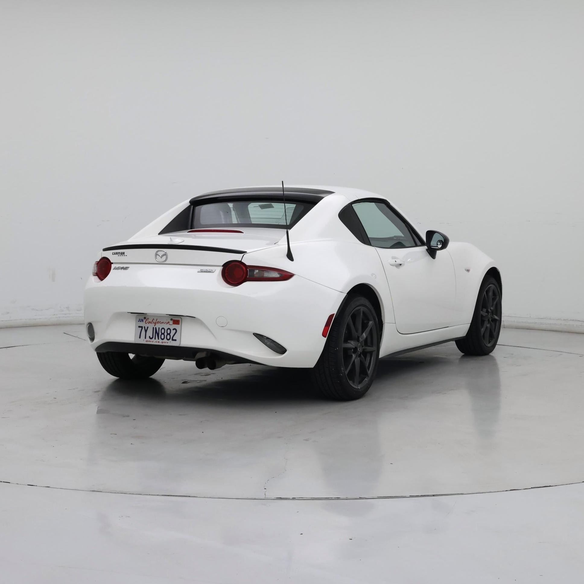 Thumbnail: 2017 Mazda MX-5 Miata - 8