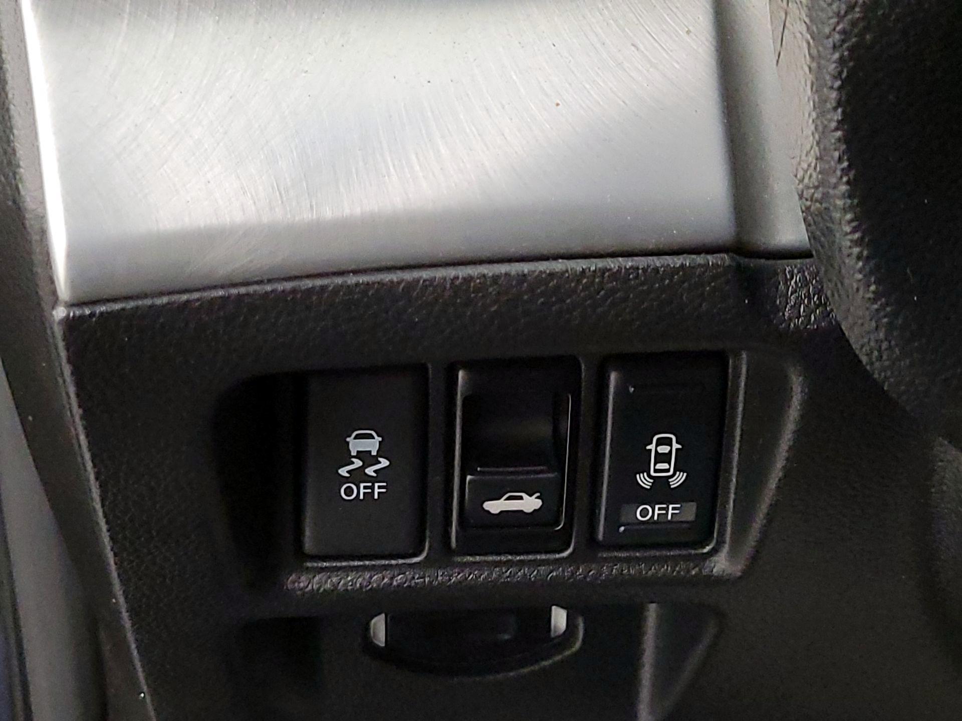 Thumbnail: 2014 INFINITI Q60 - 13