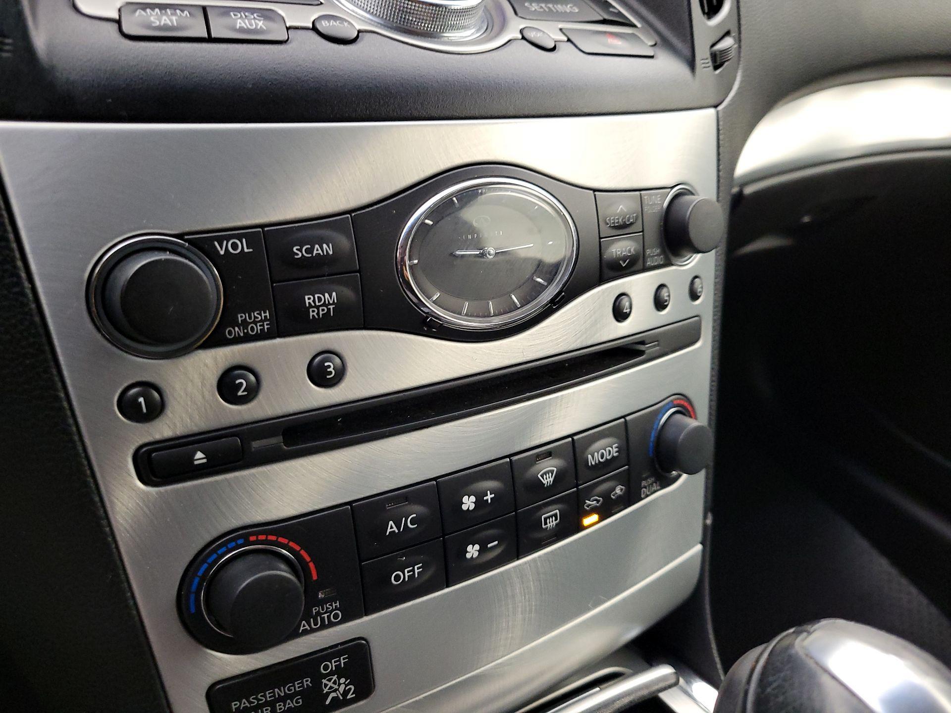 Thumbnail: 2014 INFINITI Q60 - 16