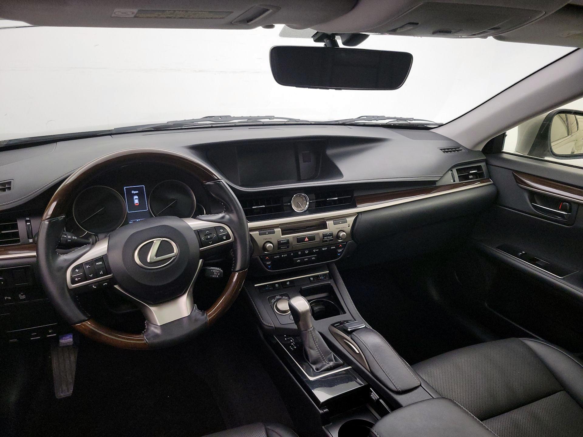 Thumbnail: 2016 Lexus ES - 9
