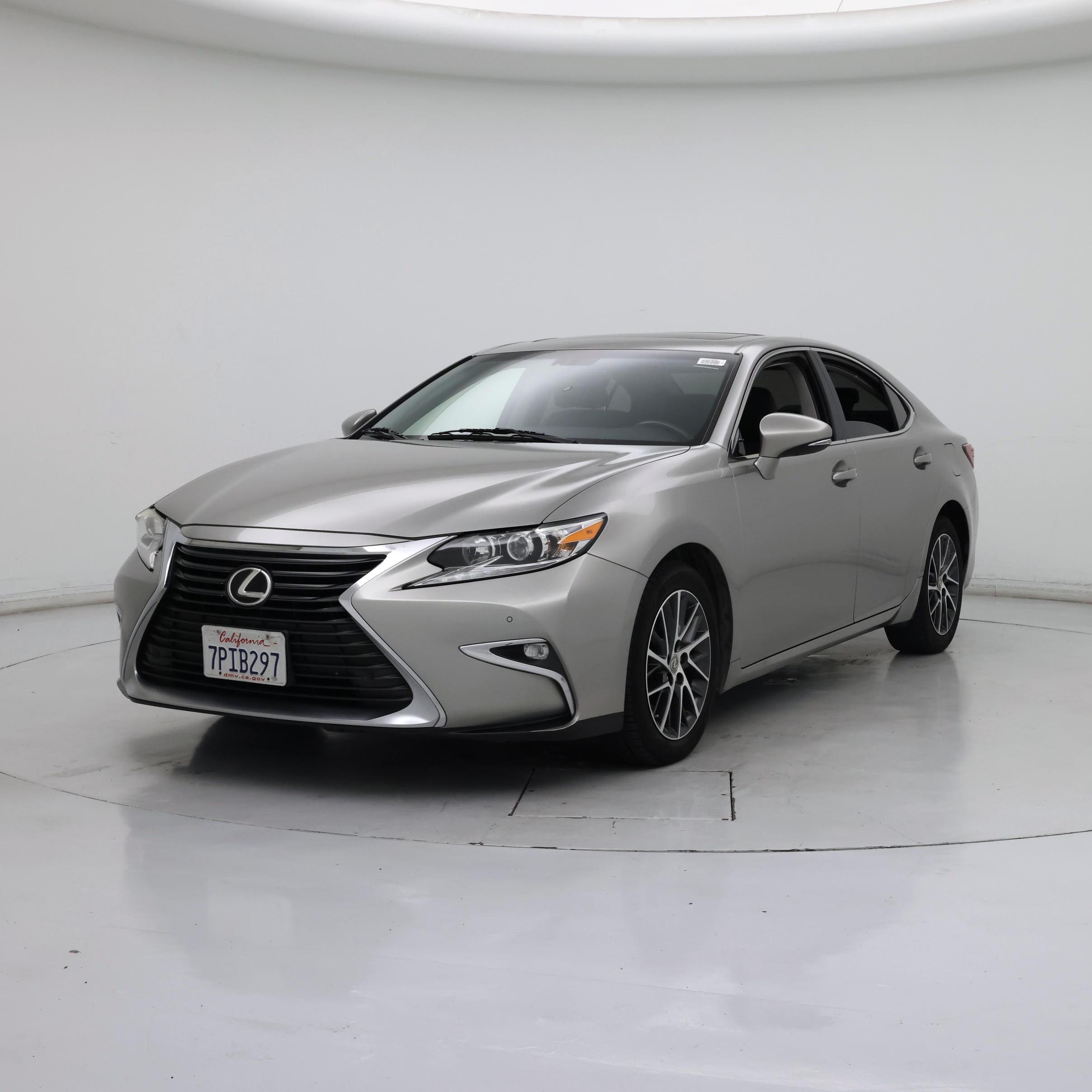 Thumbnail: 2016 Lexus ES - 4