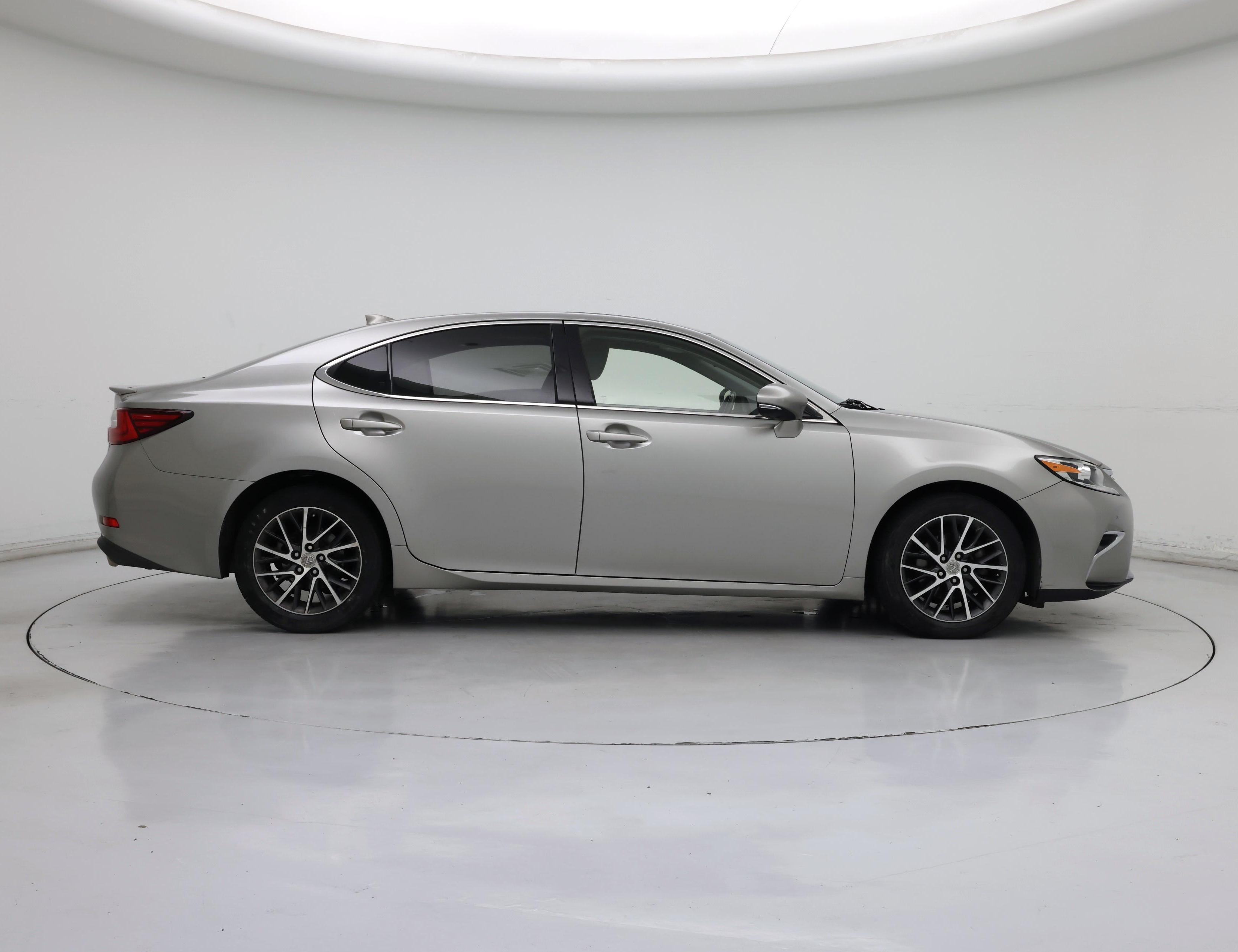 Thumbnail: 2016 Lexus ES - 7