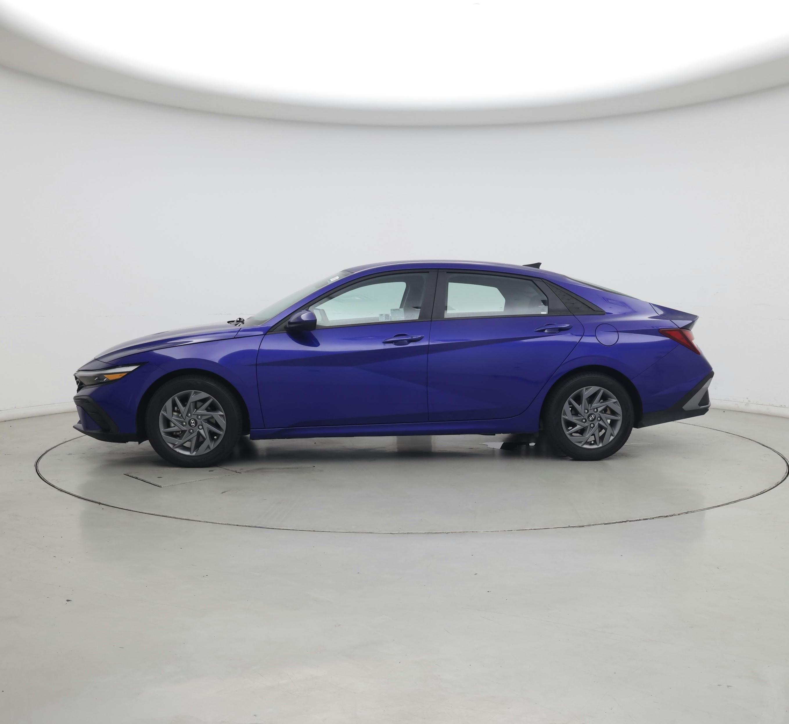 Thumbnail: 2024 Hyundai Elantra - 3