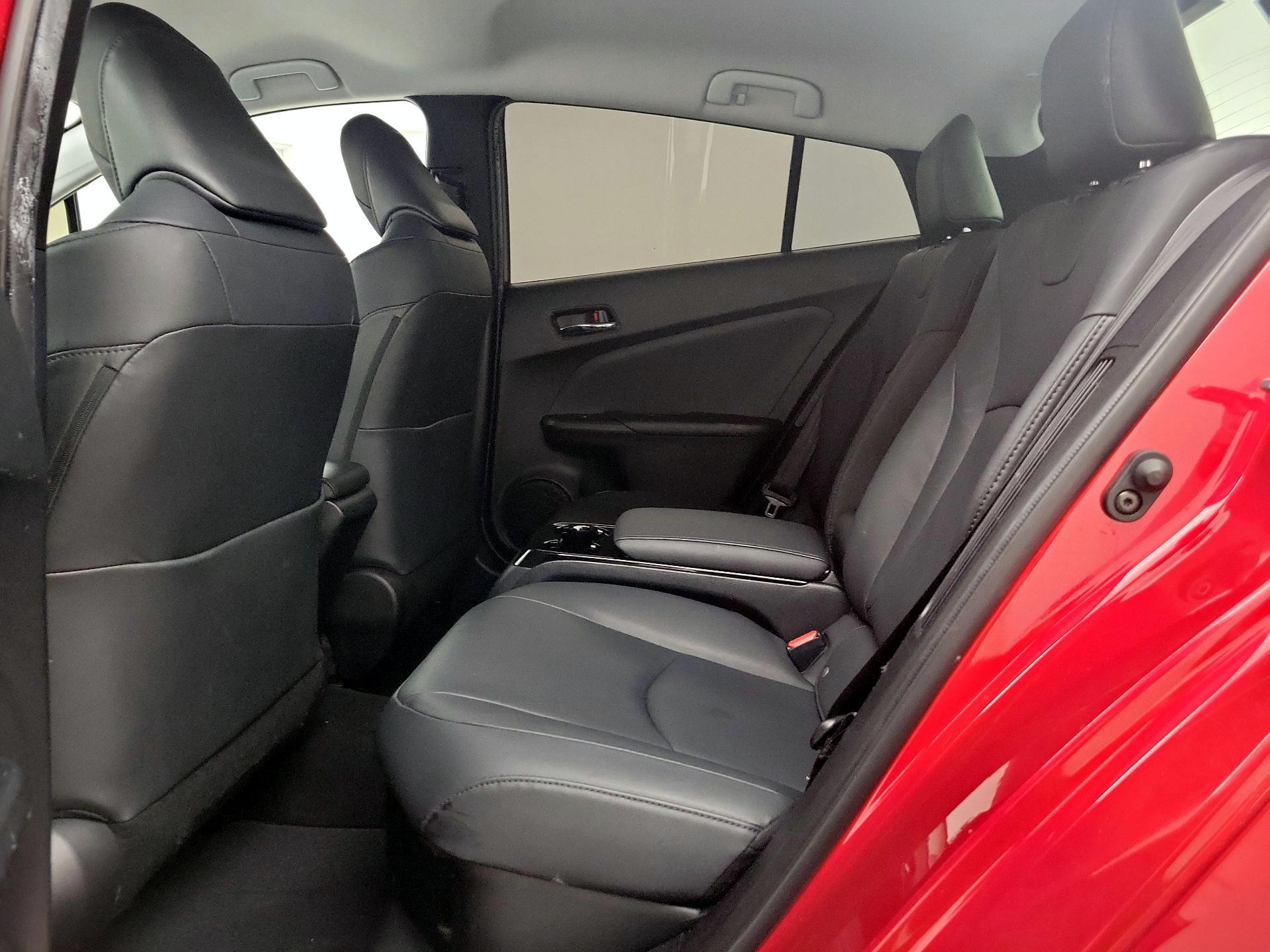 Thumbnail: 2018 Toyota Prius Prime - 20