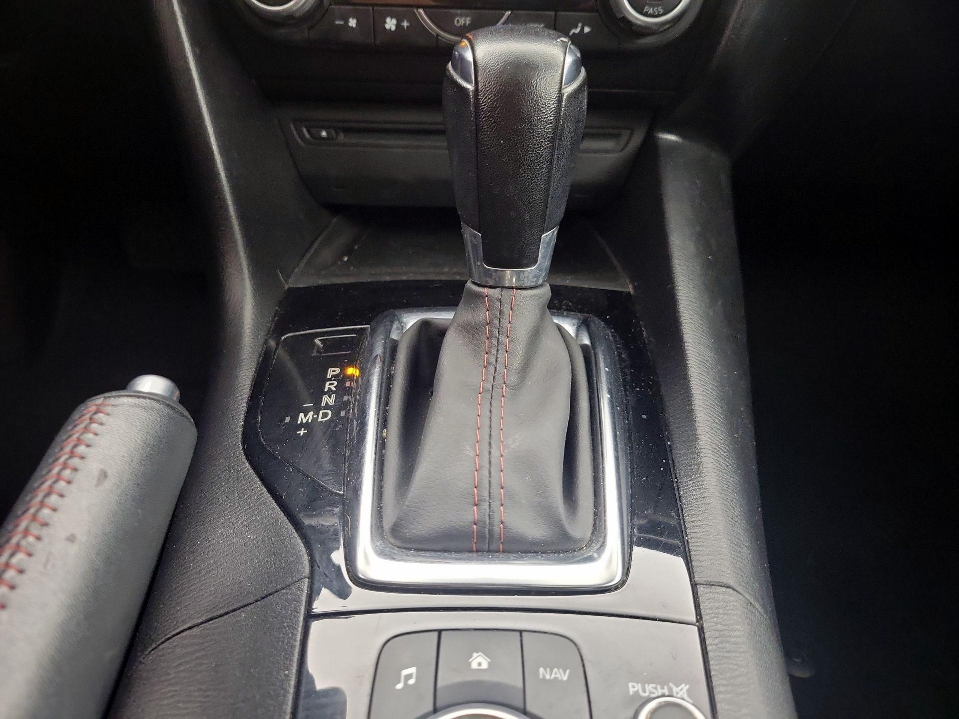 Thumbnail: 2015 Mazda Mazda3 - 17