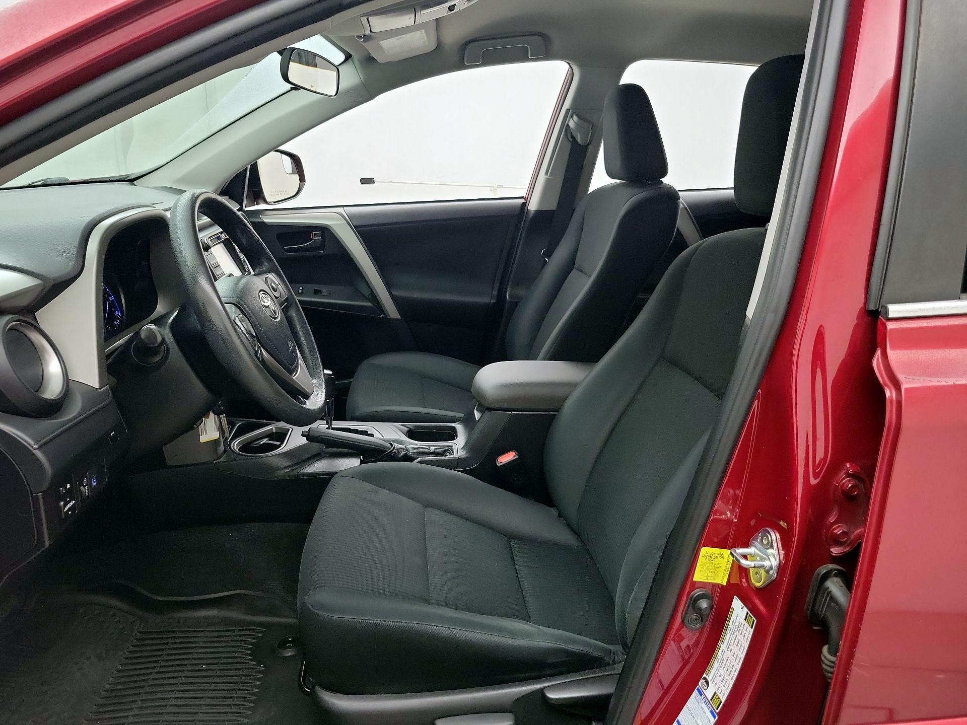 Thumbnail: 2018 Toyota RAV4 - 11