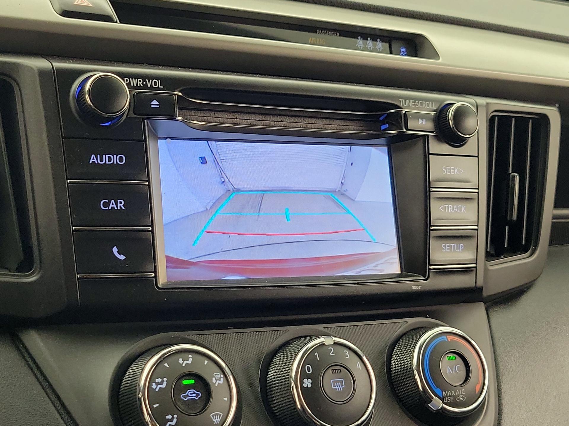 Thumbnail: 2018 Toyota RAV4 - 14