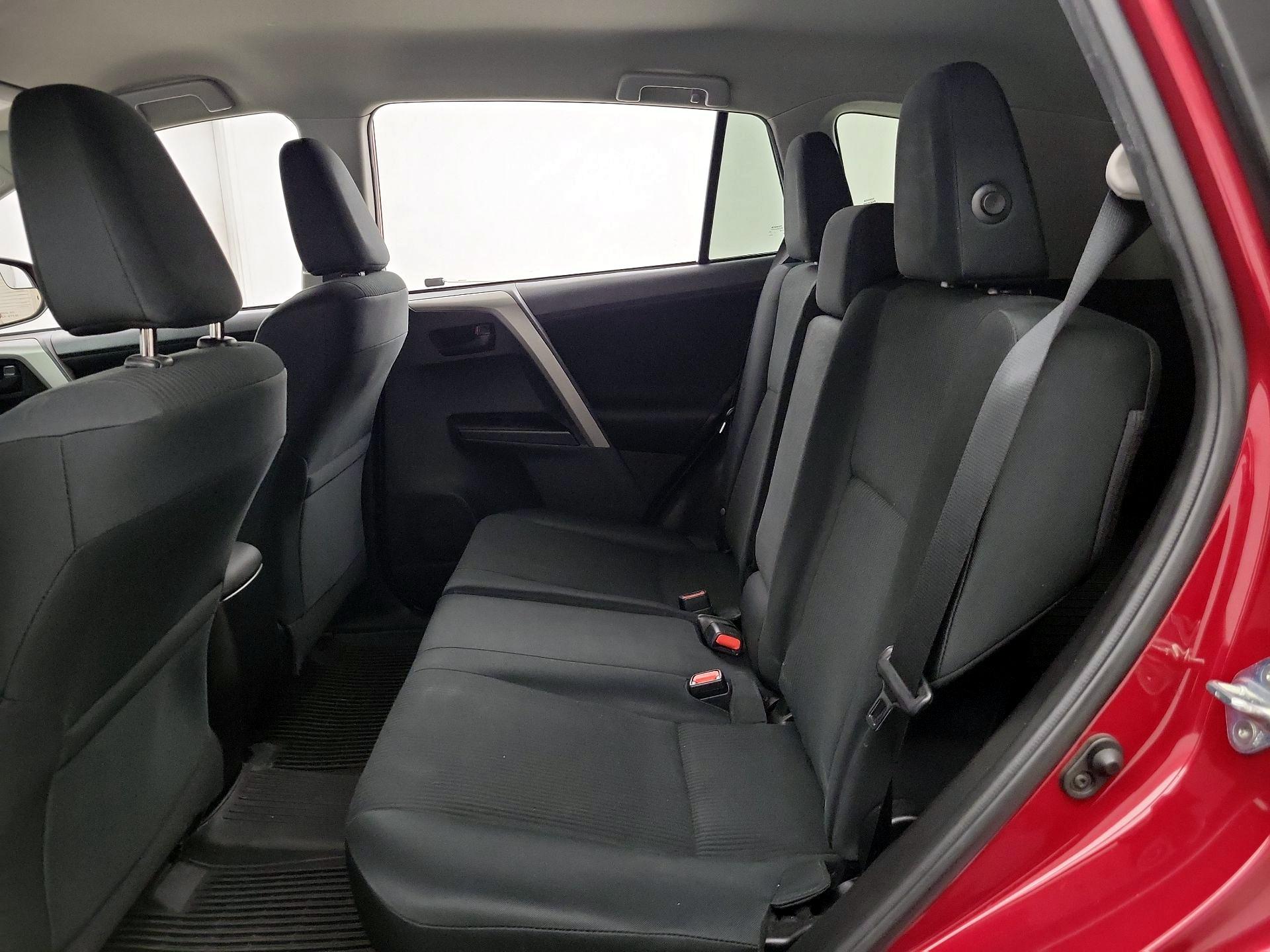 Thumbnail: 2018 Toyota RAV4 - 19