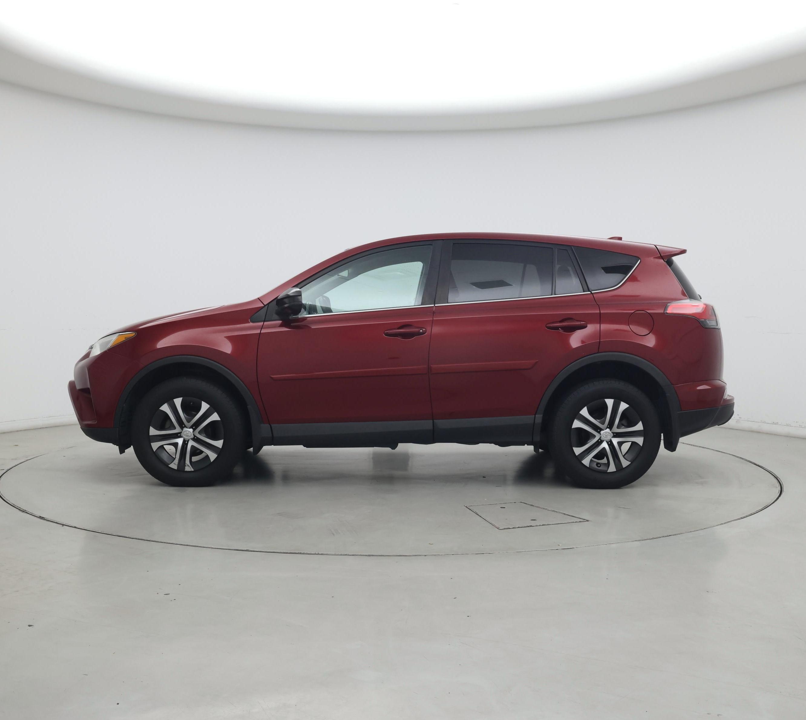 Thumbnail: 2018 Toyota RAV4 - 3