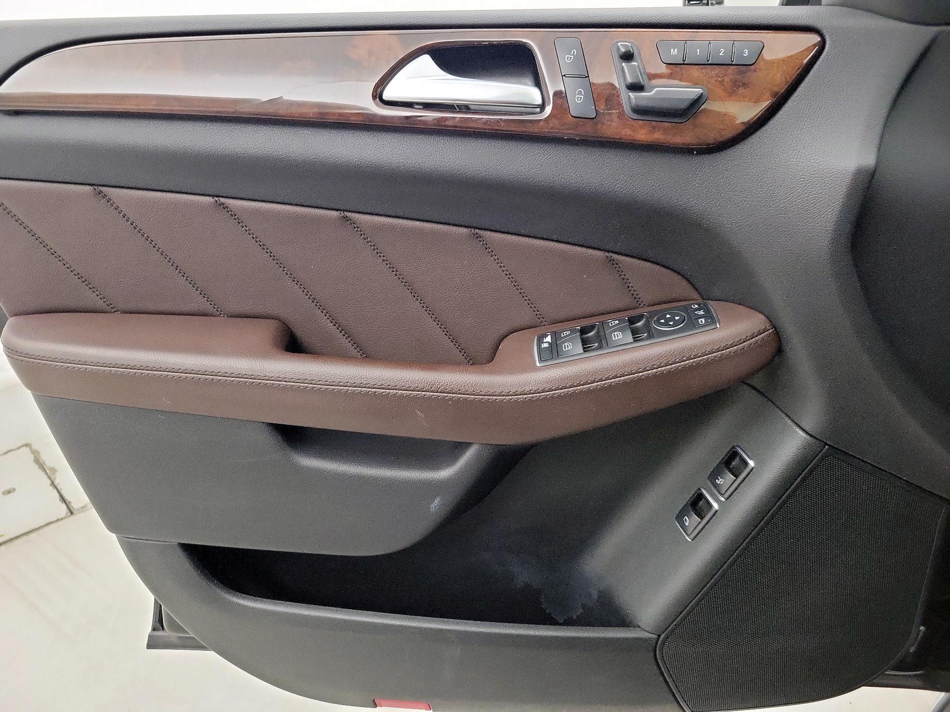 Thumbnail: 2016 Mercedes-Benz GL-Class - 12