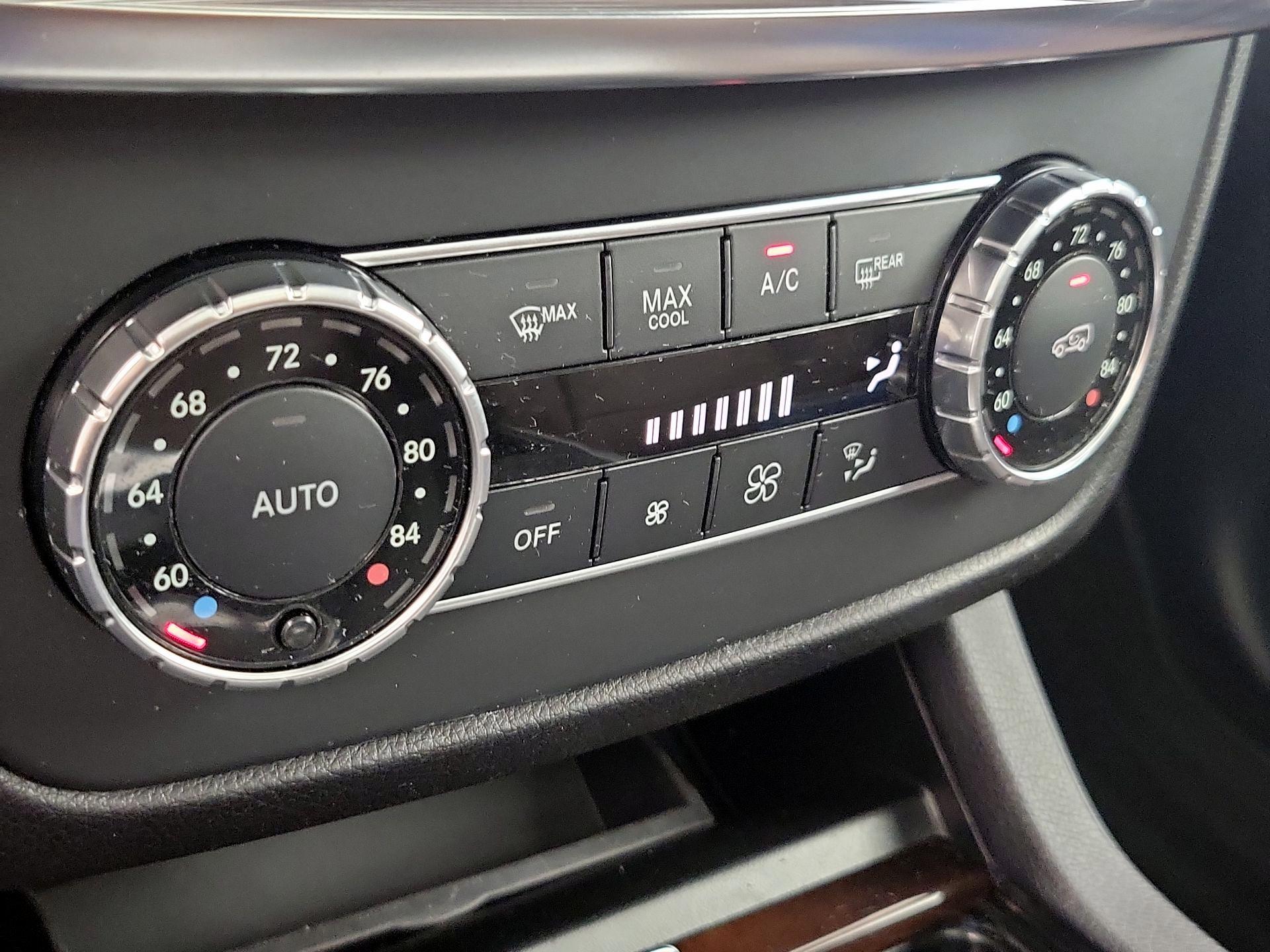 Thumbnail: 2016 Mercedes-Benz GL-Class - 17