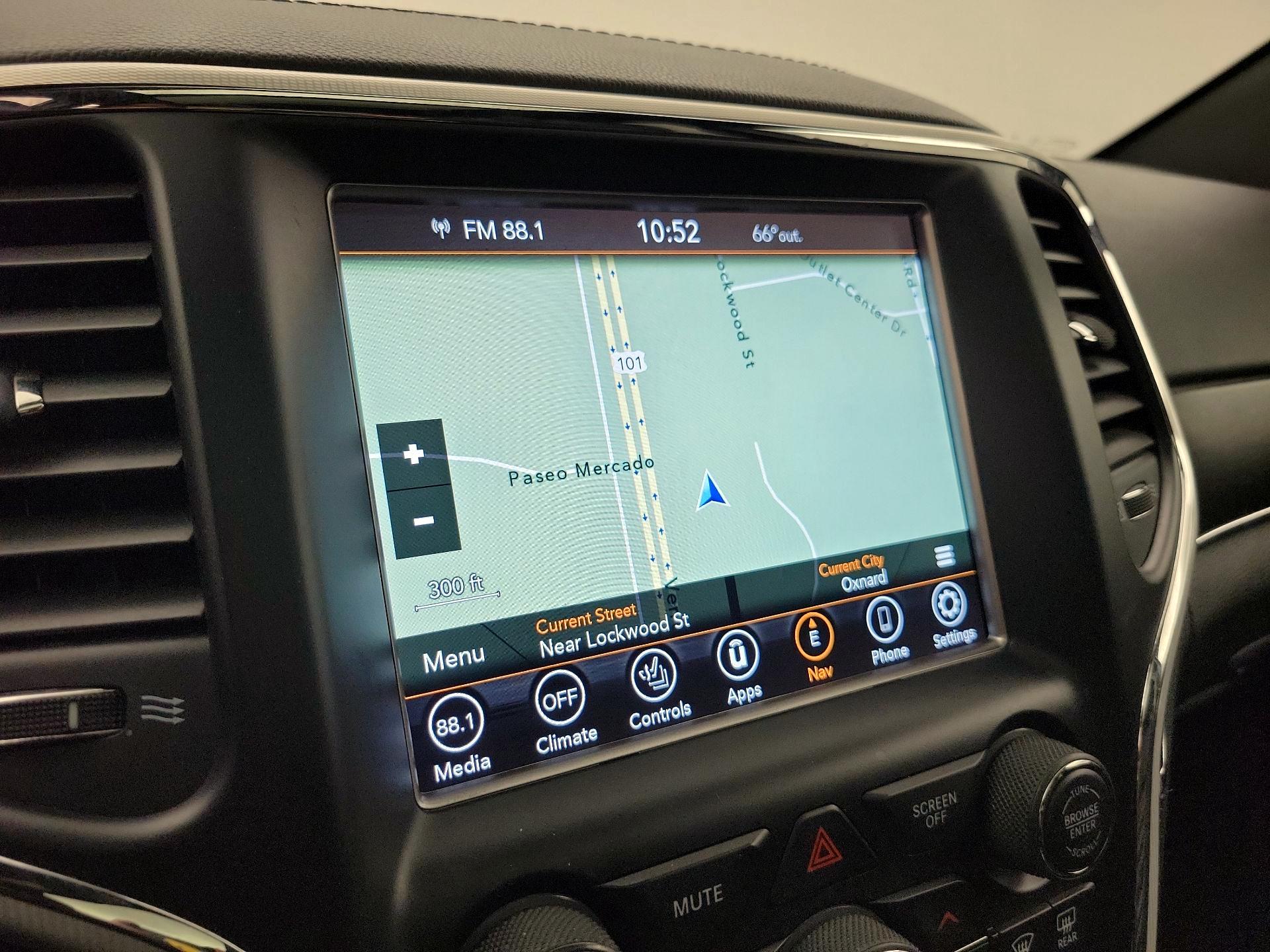 Thumbnail: 2018 Jeep Grand Cherokee - 14