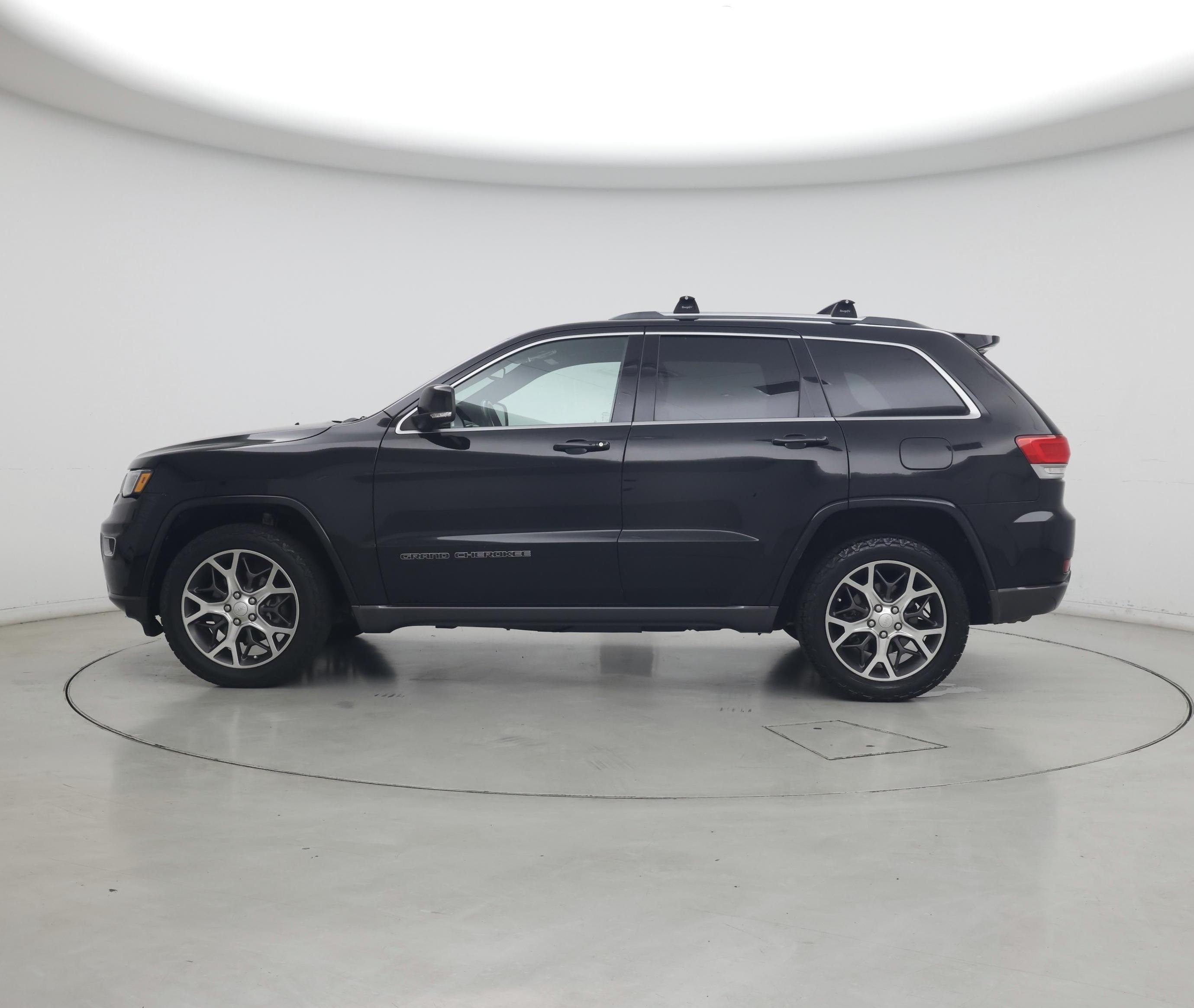 Thumbnail: 2018 Jeep Grand Cherokee - 3