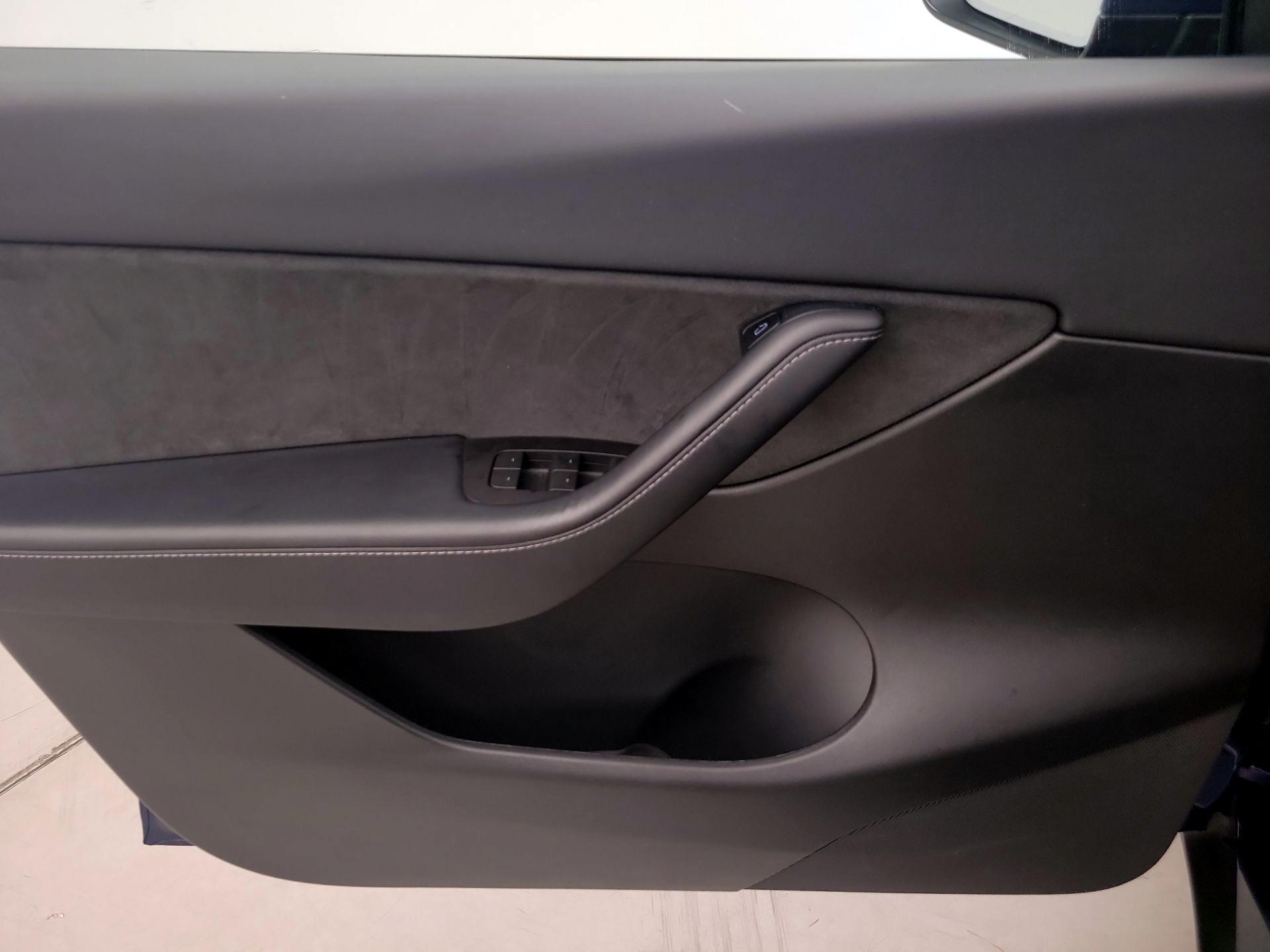 Thumbnail: 2022 Tesla Model Y - 12