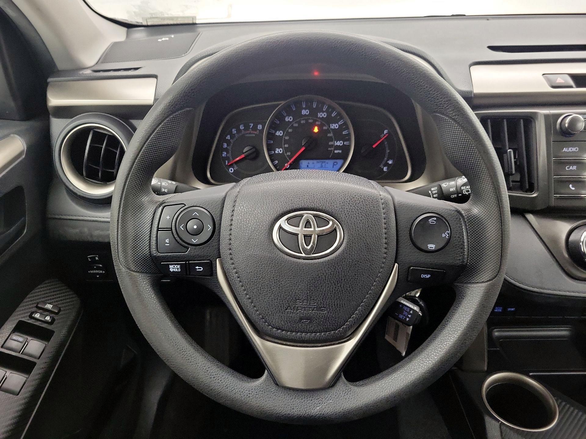 Thumbnail: 2015 Toyota RAV4 - 10