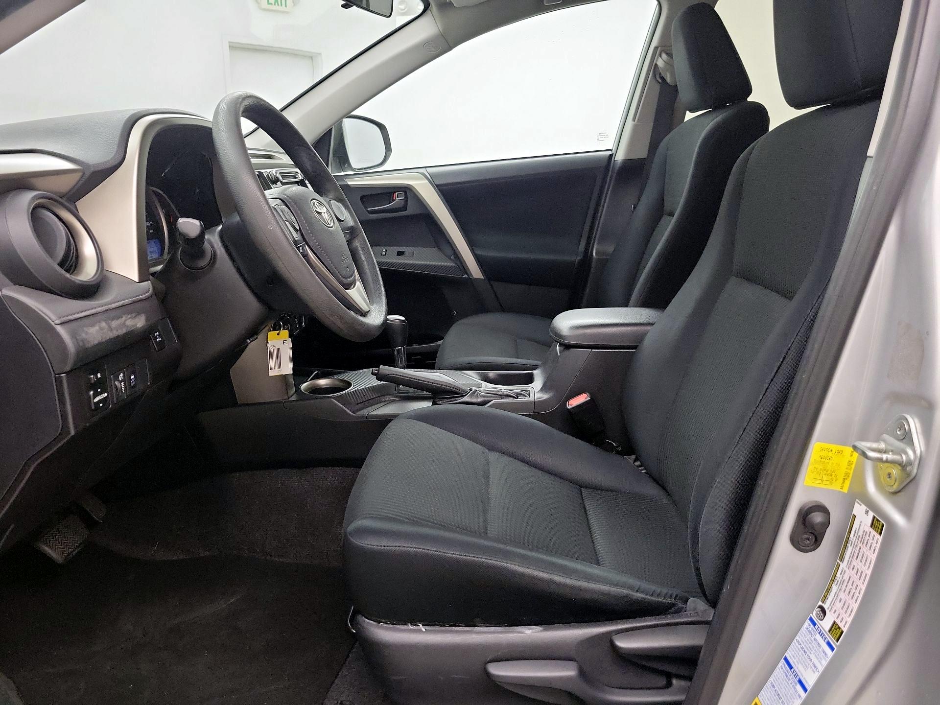 Thumbnail: 2015 Toyota RAV4 - 11